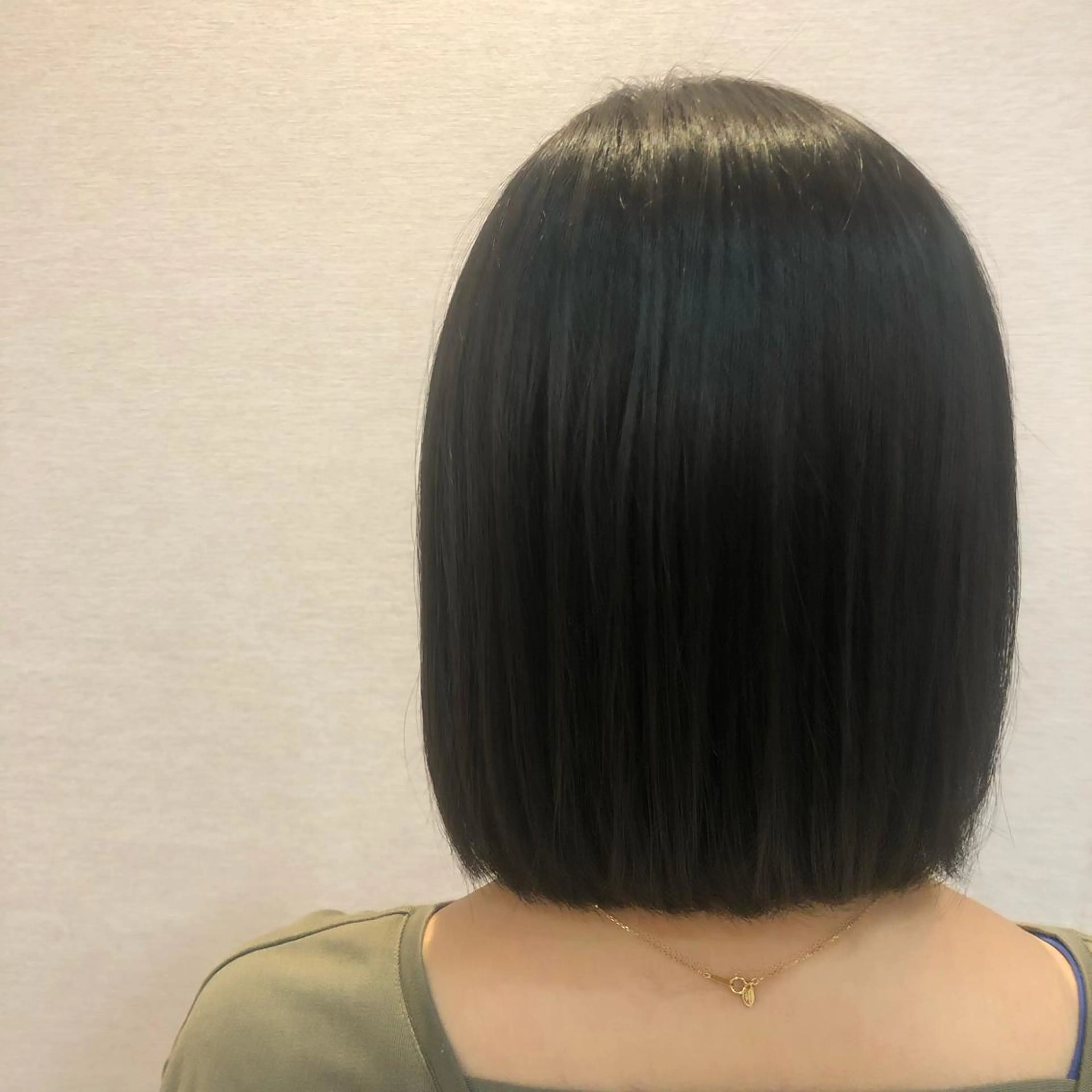 ミディアム 佃 優音のヘアスタイル
