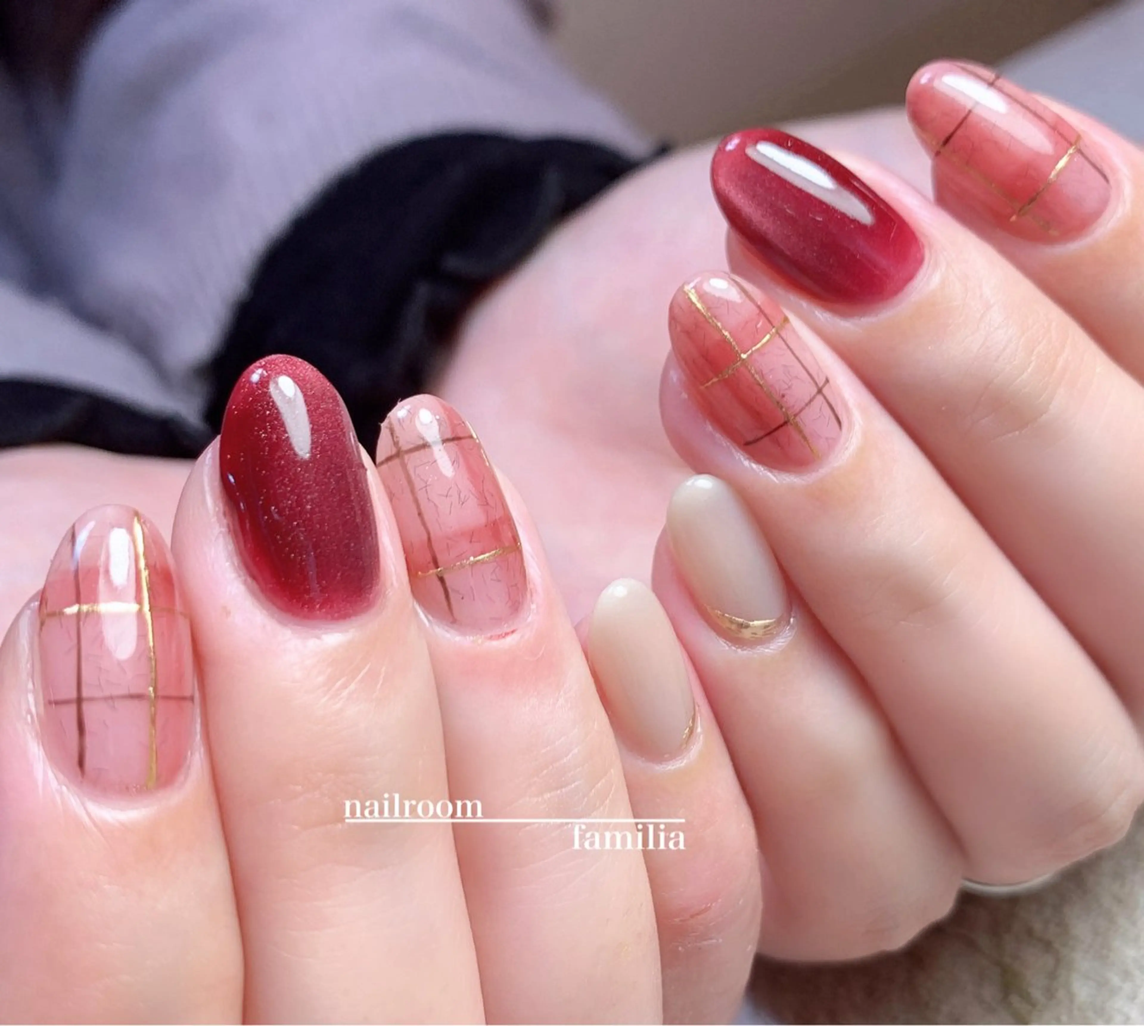 ネイル ボルドー マグネットネイル ミラーネイル ハンドネイル -nailroom- familiaのネイルデザイン