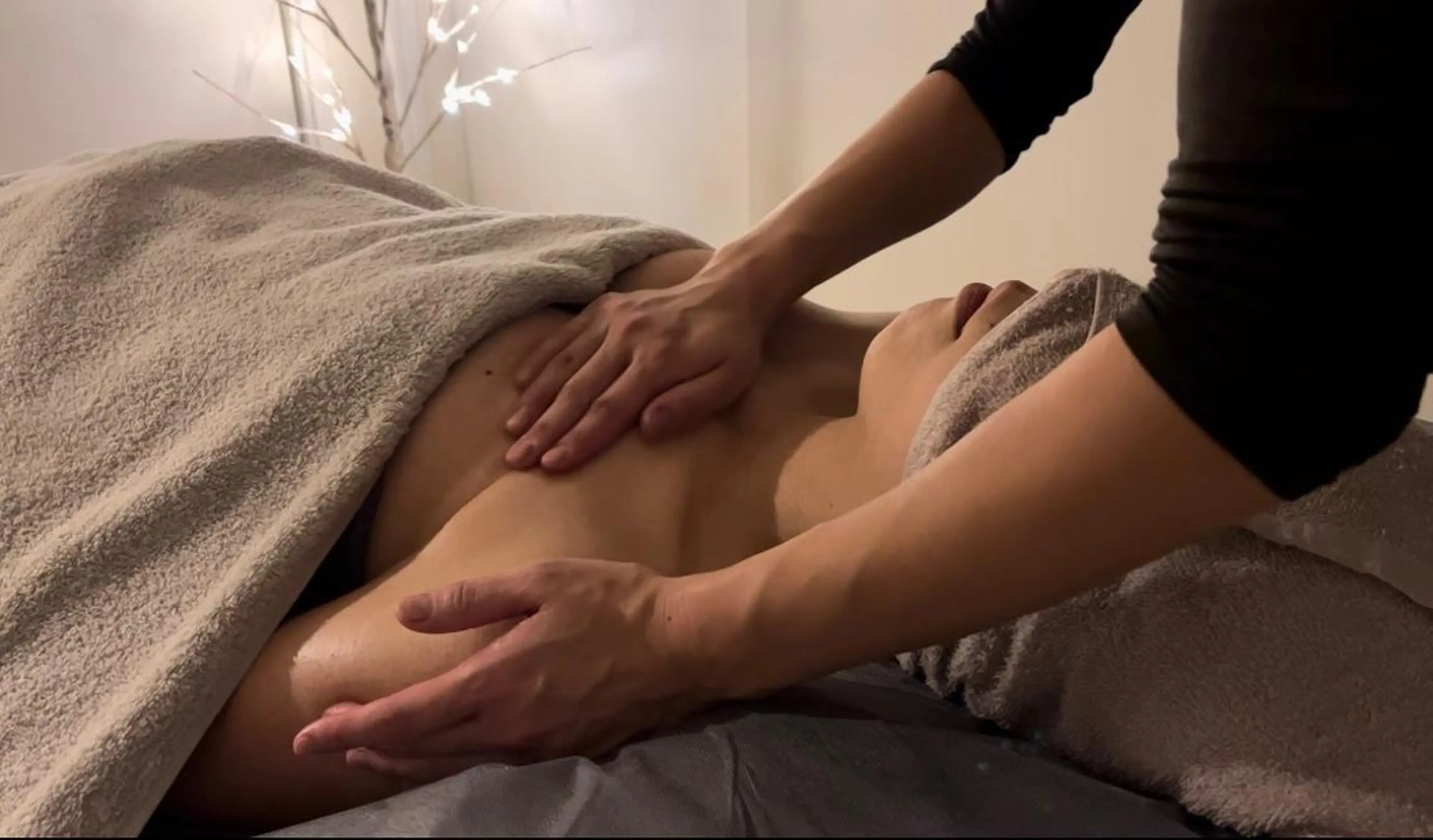 肩こり・首こりさん必見!!【デコルテ・首肩集中オイル付き】ドライヘッドスパ60分の写真