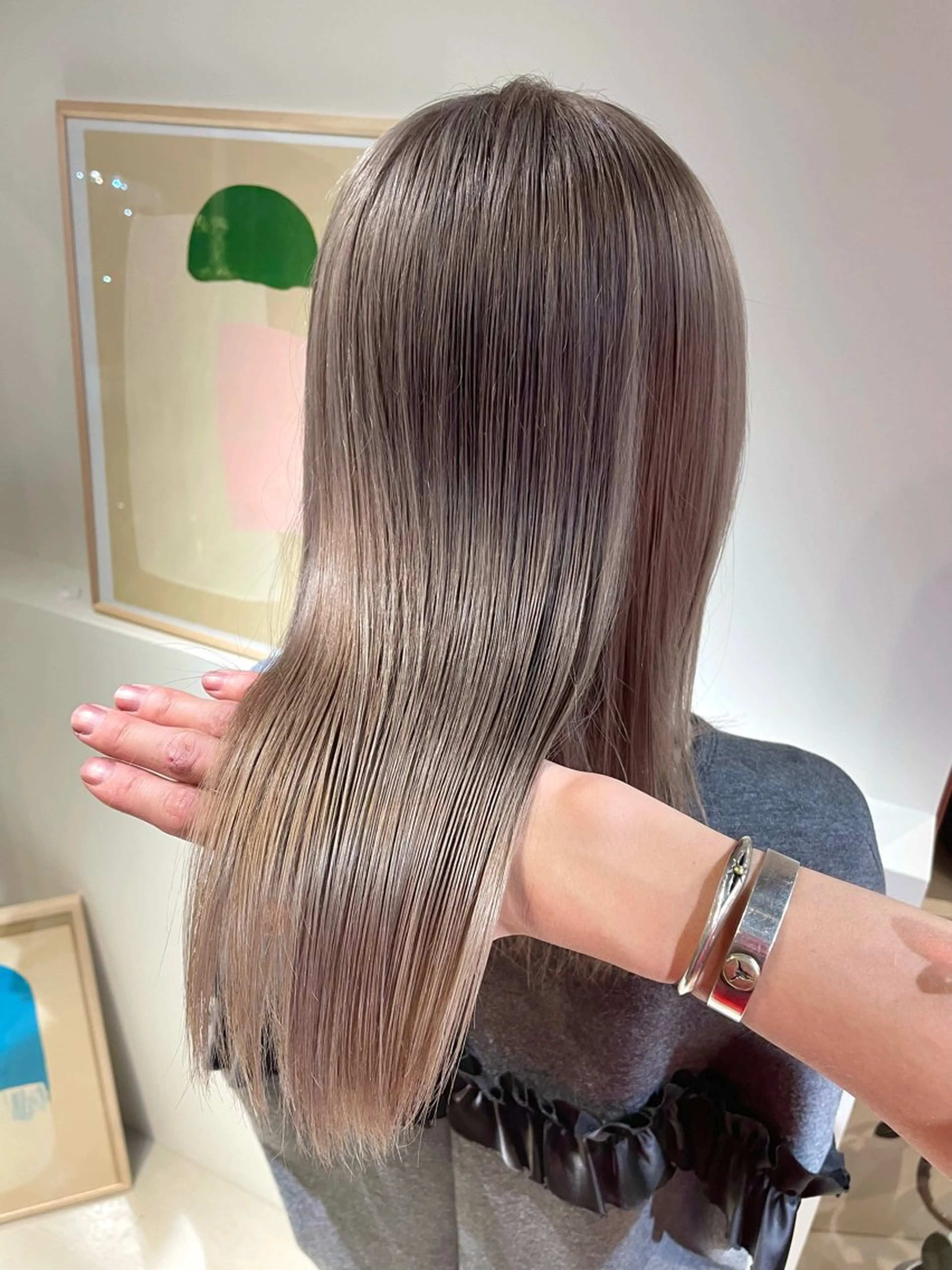 セミロング カラー セミロングパーマ アディクシーカラー アッシュ ベージュカラー グレージュ 髪質改善スペシャリス ト長尾勇弥/梅田中津のヘアスタイル