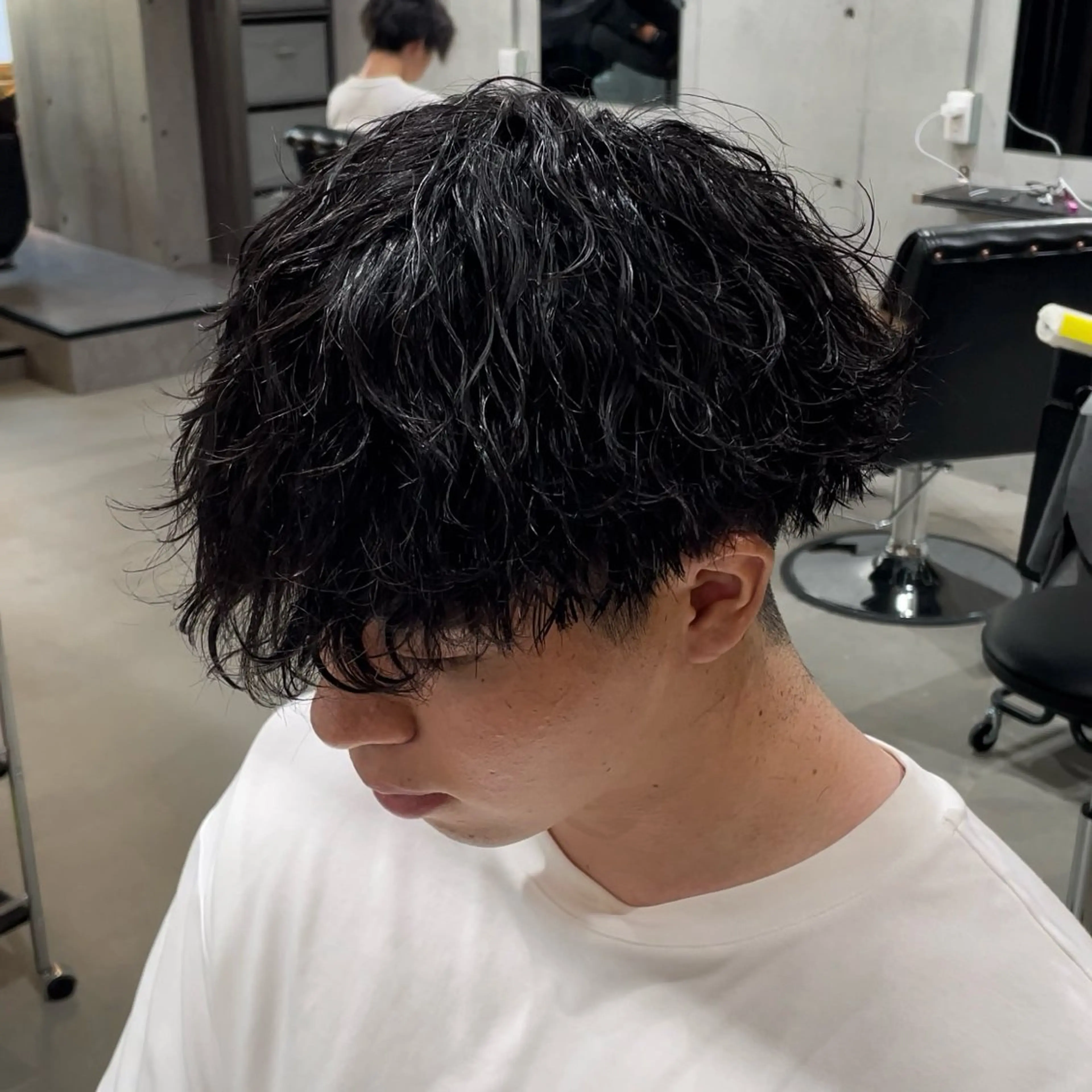 ショート パーマ メンズ センターパート メンズハイライト メンズメッシュ メンズパーマ スパイキーショート 心斎橋メンズパーマ/ シャドウ/山下拓実のヘアスタイル