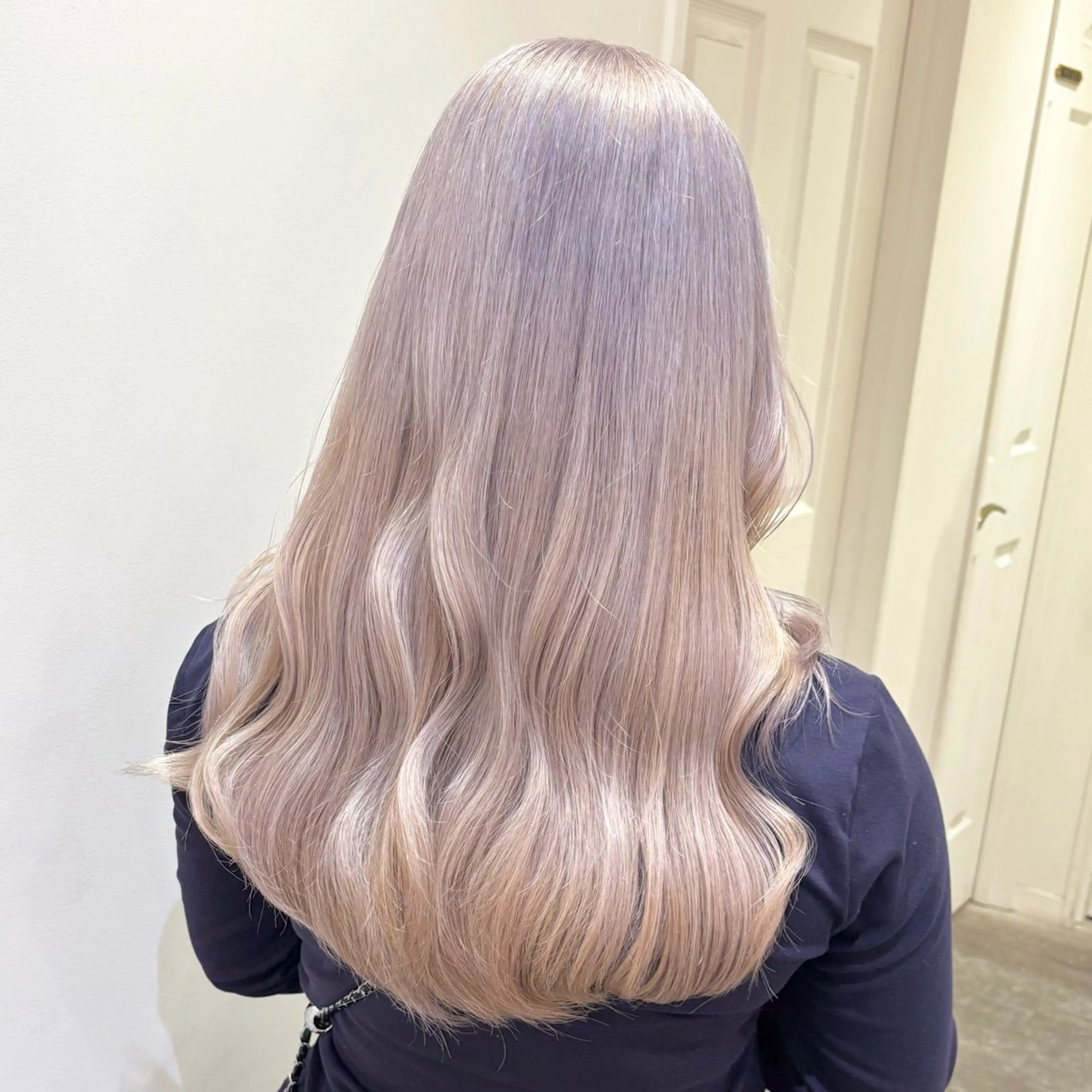 【‎🤍ホワイト系‎🤍】Wカラー🌟ブリーチ➕カラー 簡単トリートメント付き⸜❤︎⸝‍の写真