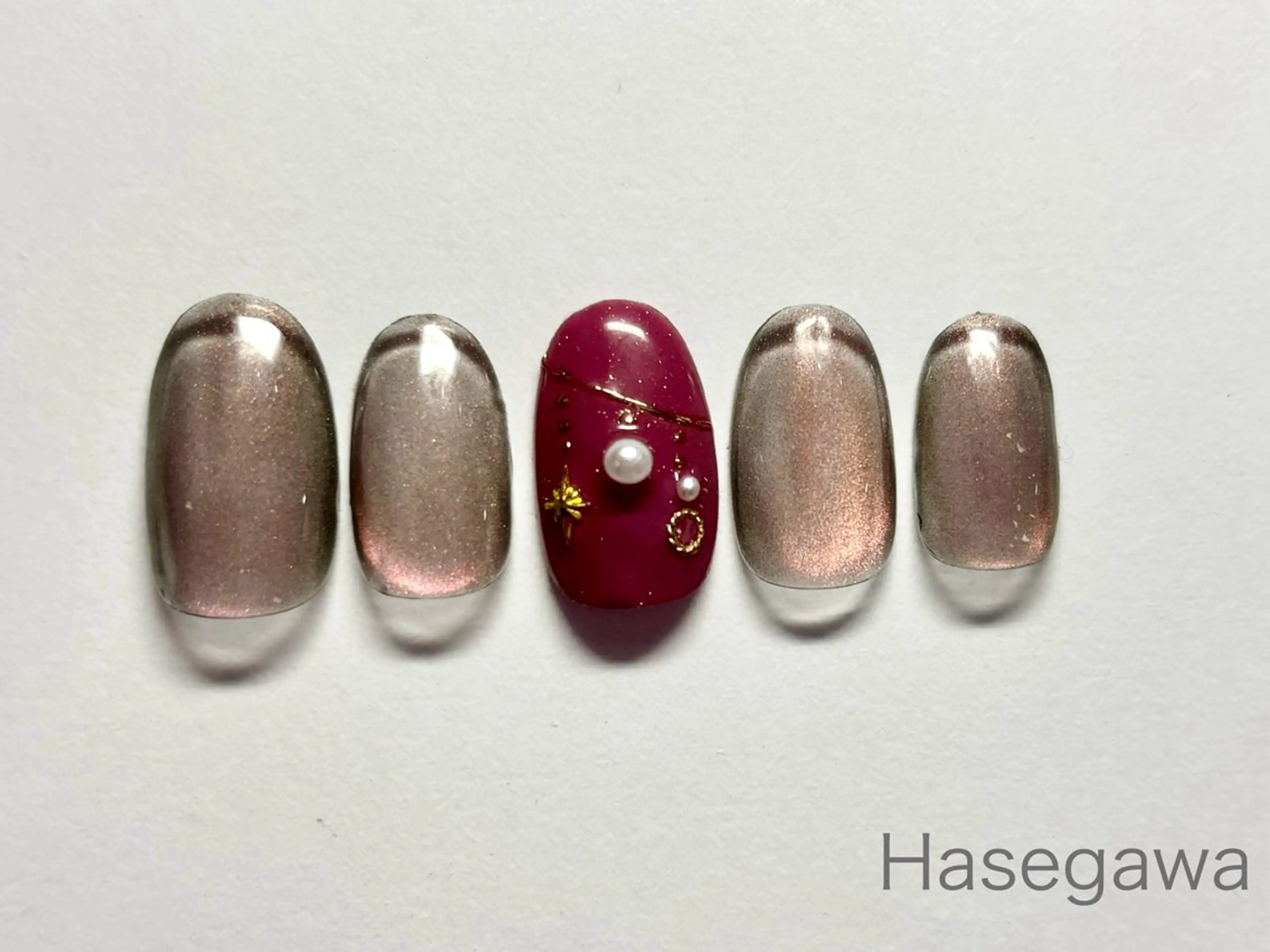 ネイル マグネットネイル 赤色 冬ネイル クリスマス ハンドネイル DROP所属・DROP 長谷川のネイルデザイン