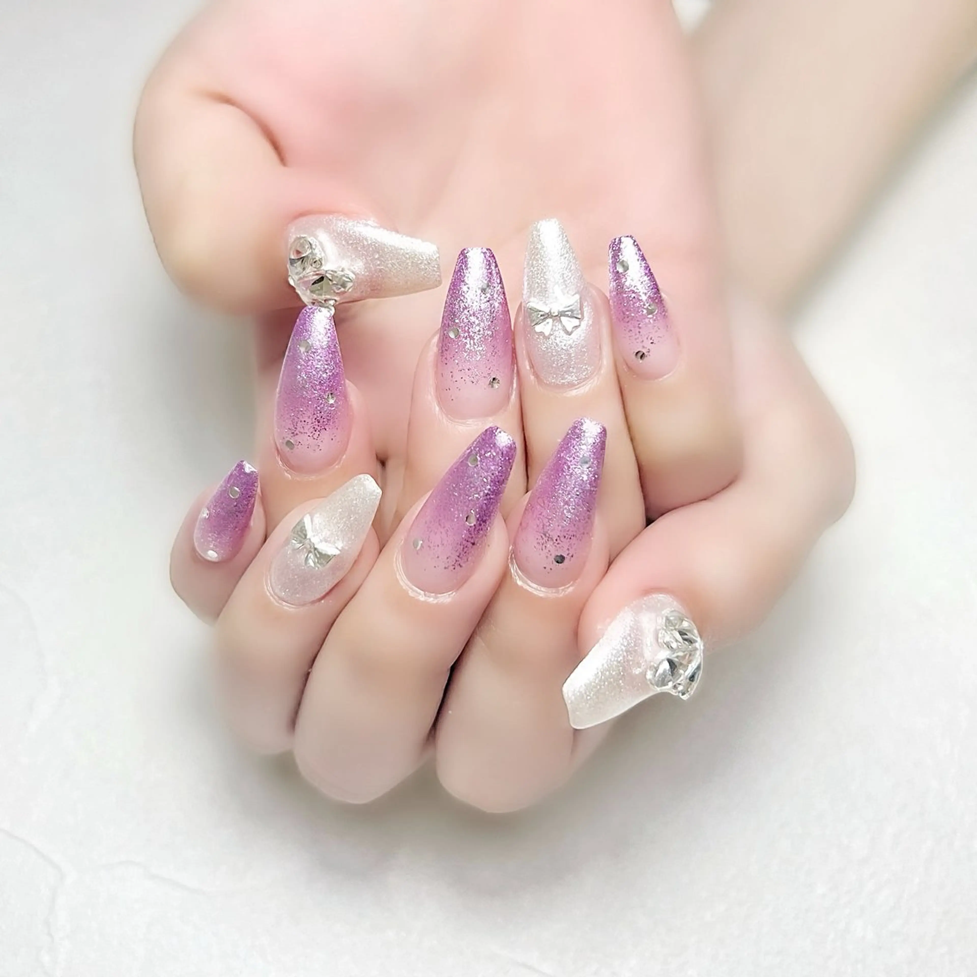 ネイル グラデーション キラキラネイル リボン 春ネイル rouse nail RISATOのネイルデザイン