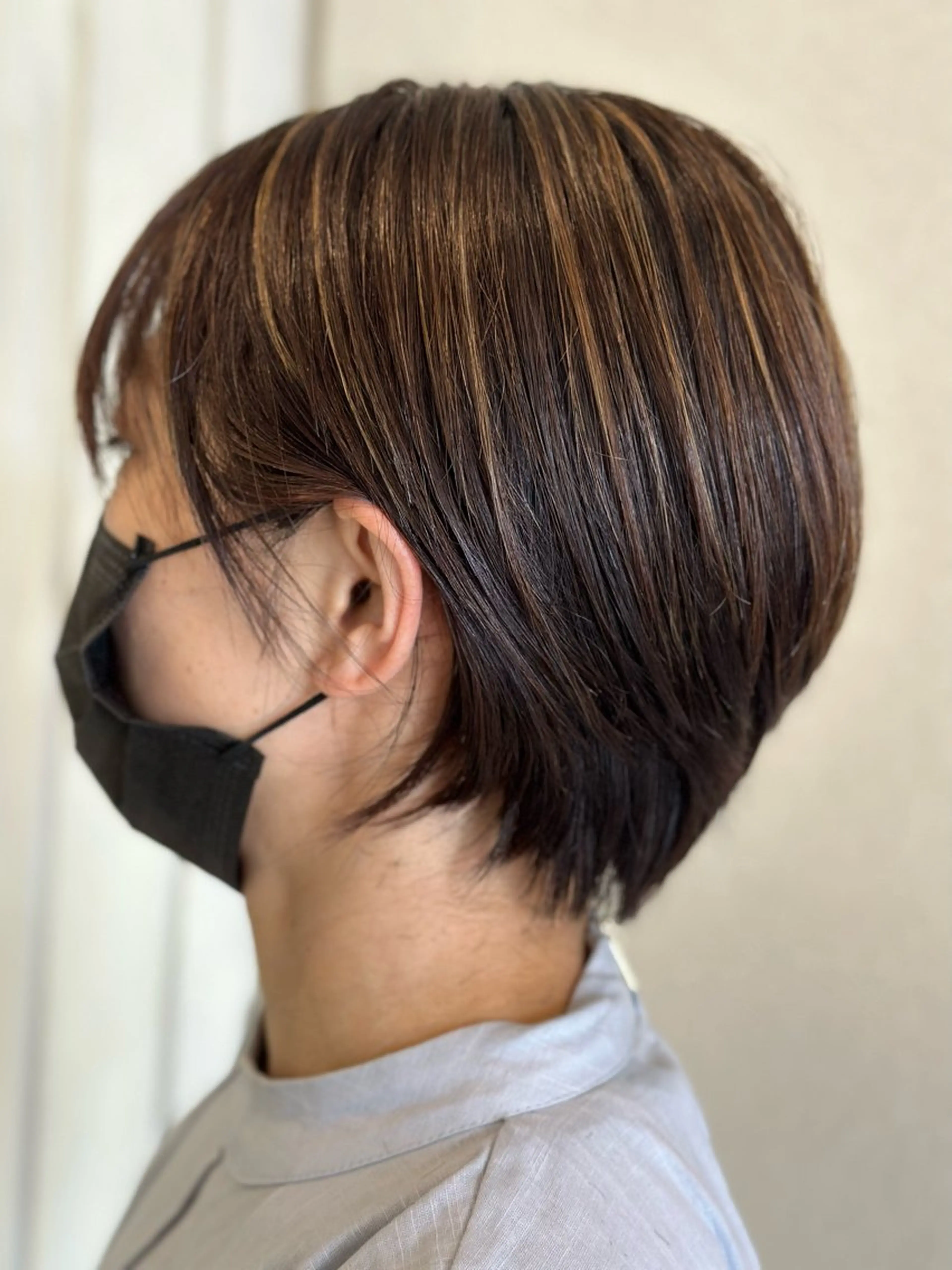 ショート カラー ショートボブ ハイライトカラー ボブ ハイライト ショートヘア カット レイフィールド鈴鹿所属・青山 祐一朗のヘアスタイル