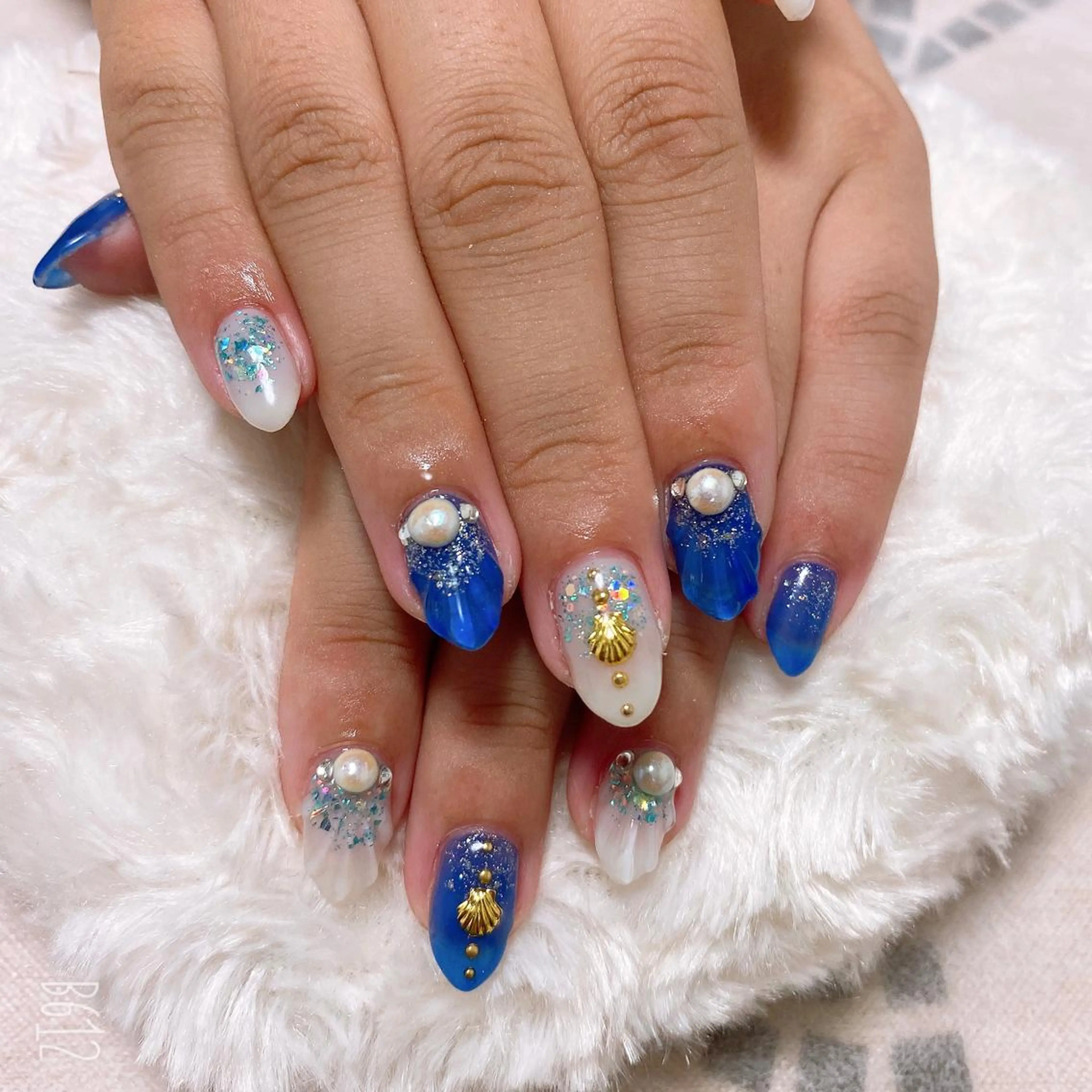 ネイル The Best Beauty受付担当のヘアスタイル