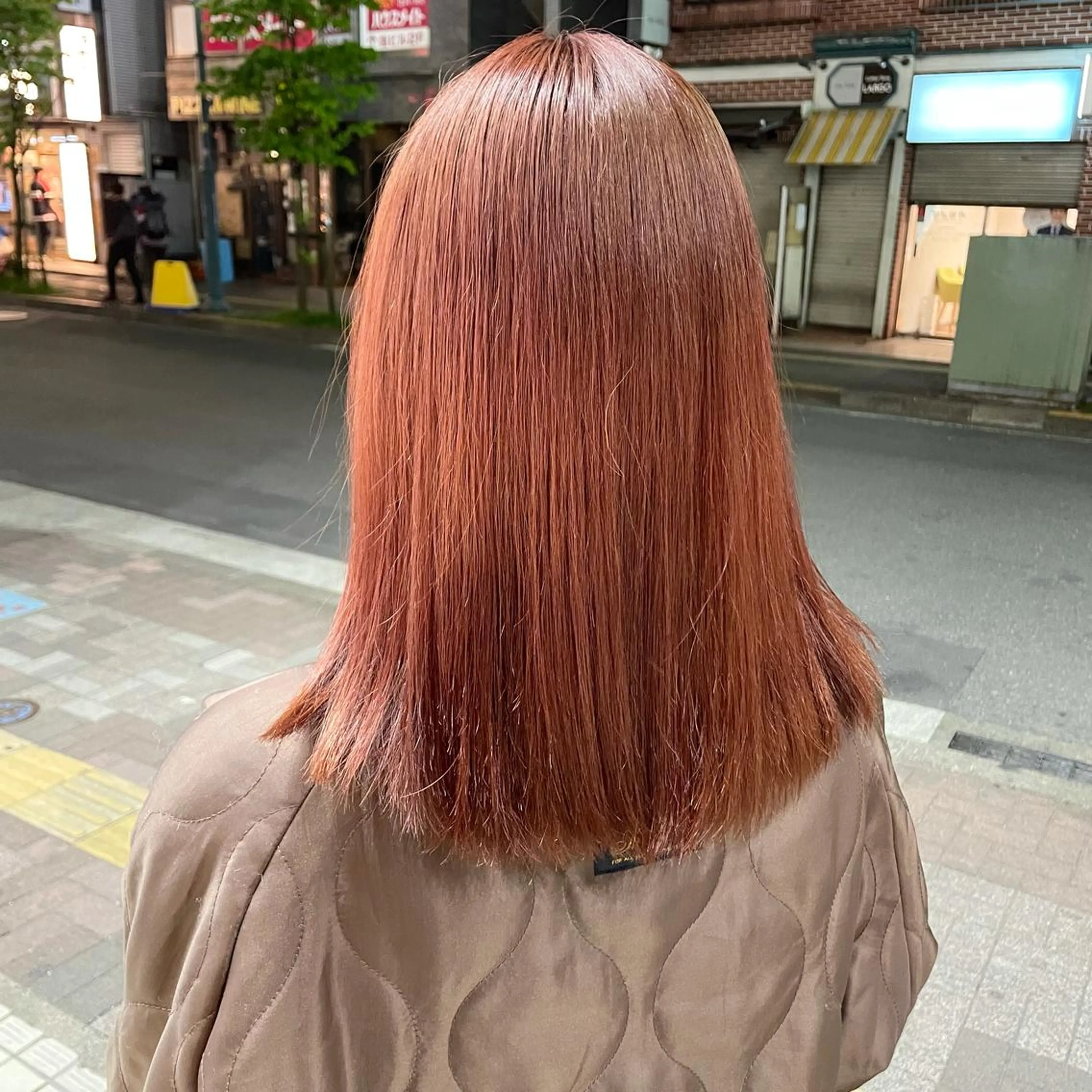 セミロング カラー ブラウンカラー オレンジ オレンジブラウン aya/小顔レイヤー /柔らかカラーのヘアスタイル