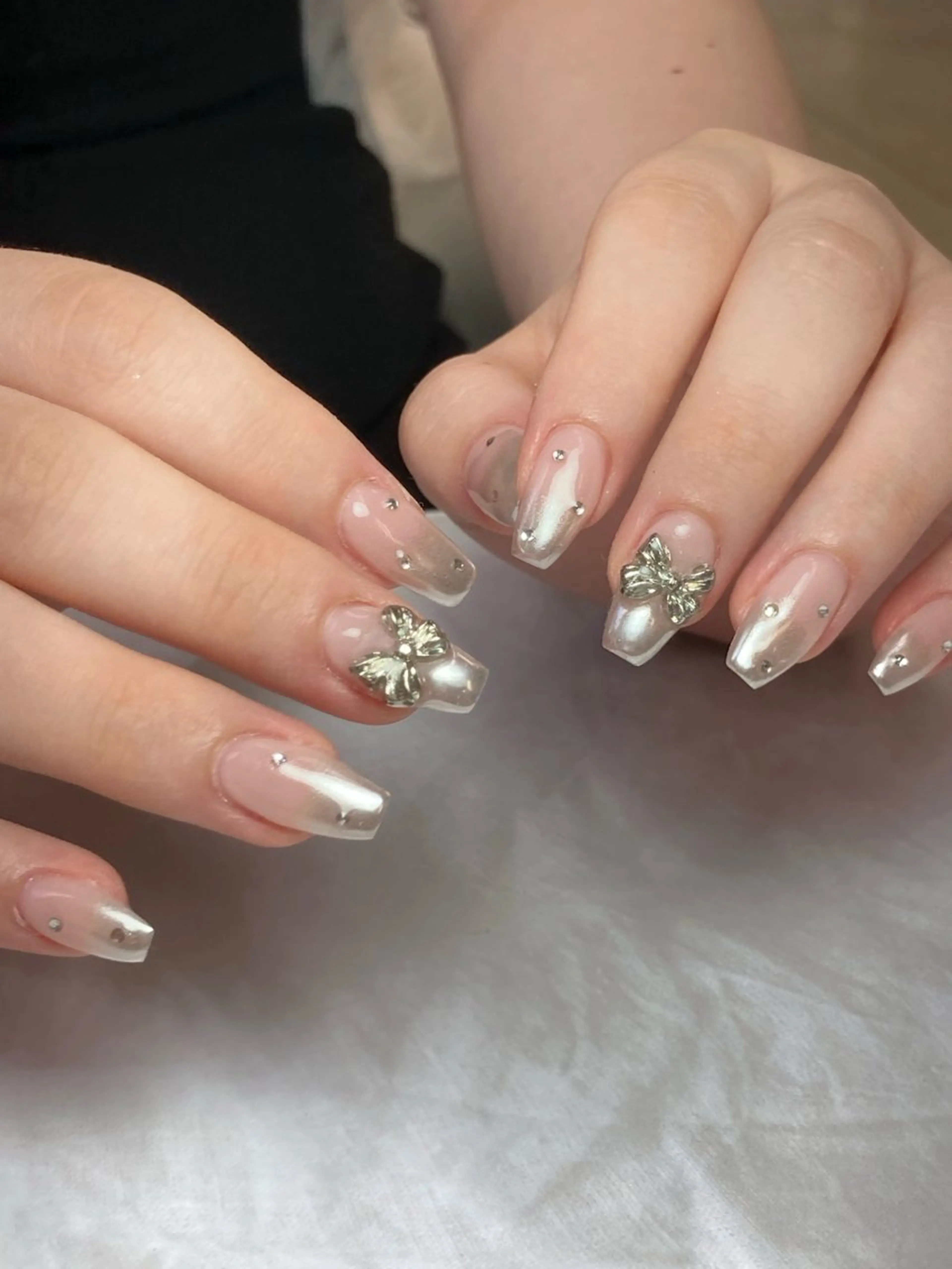 ネイル アートネイル チークネイル ジェルネイル ハート キラキラネイル ハンドネイル Nobody_ Karenのネイルデザイン