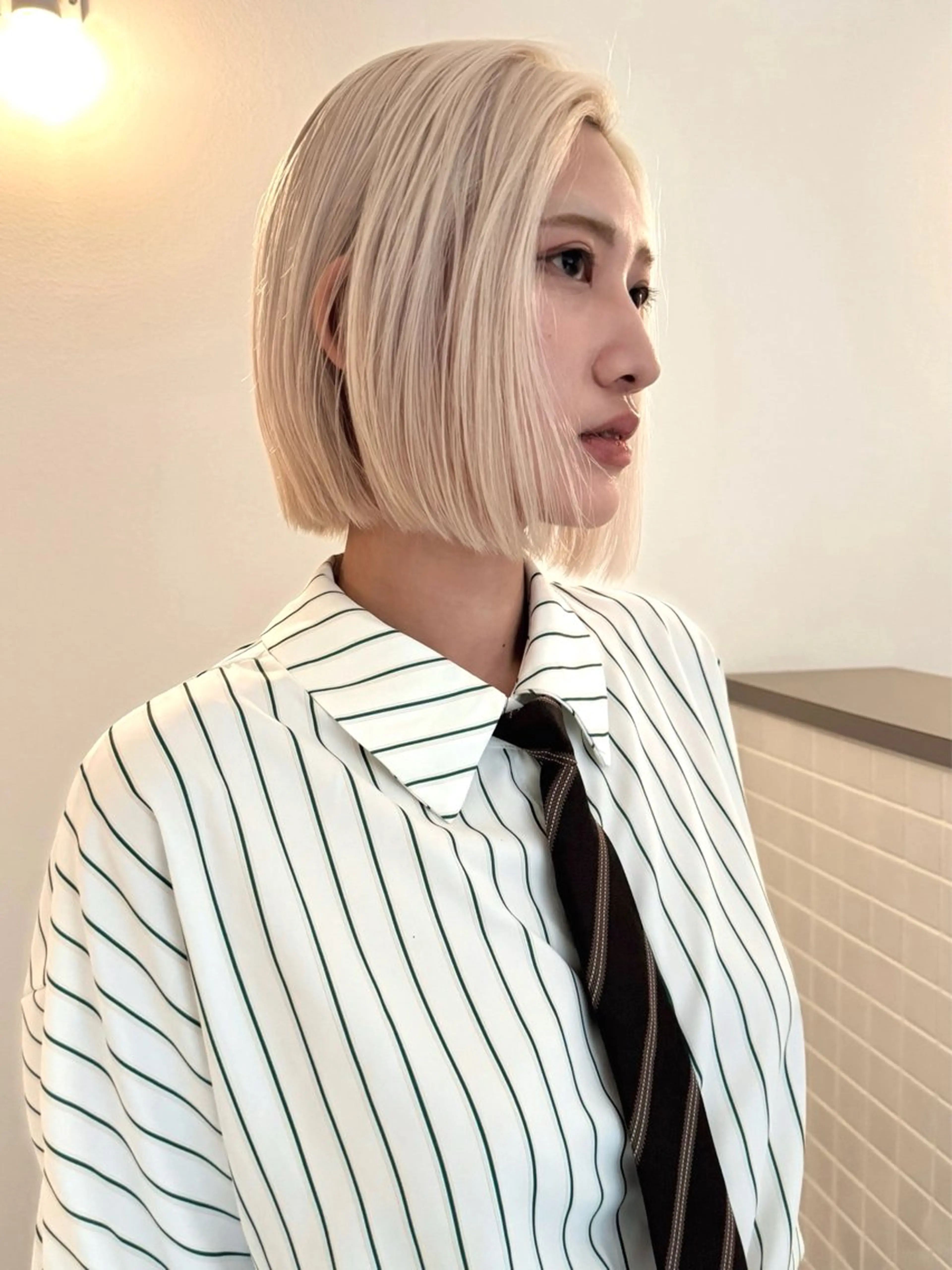 ショート カラー ブロンド ハイトーンカラー ホワイトブロンド 似合わせカット カット ヘアカラー トリートメント デザイン/ブリーチ Kaito🐩/栄のヘアスタイル