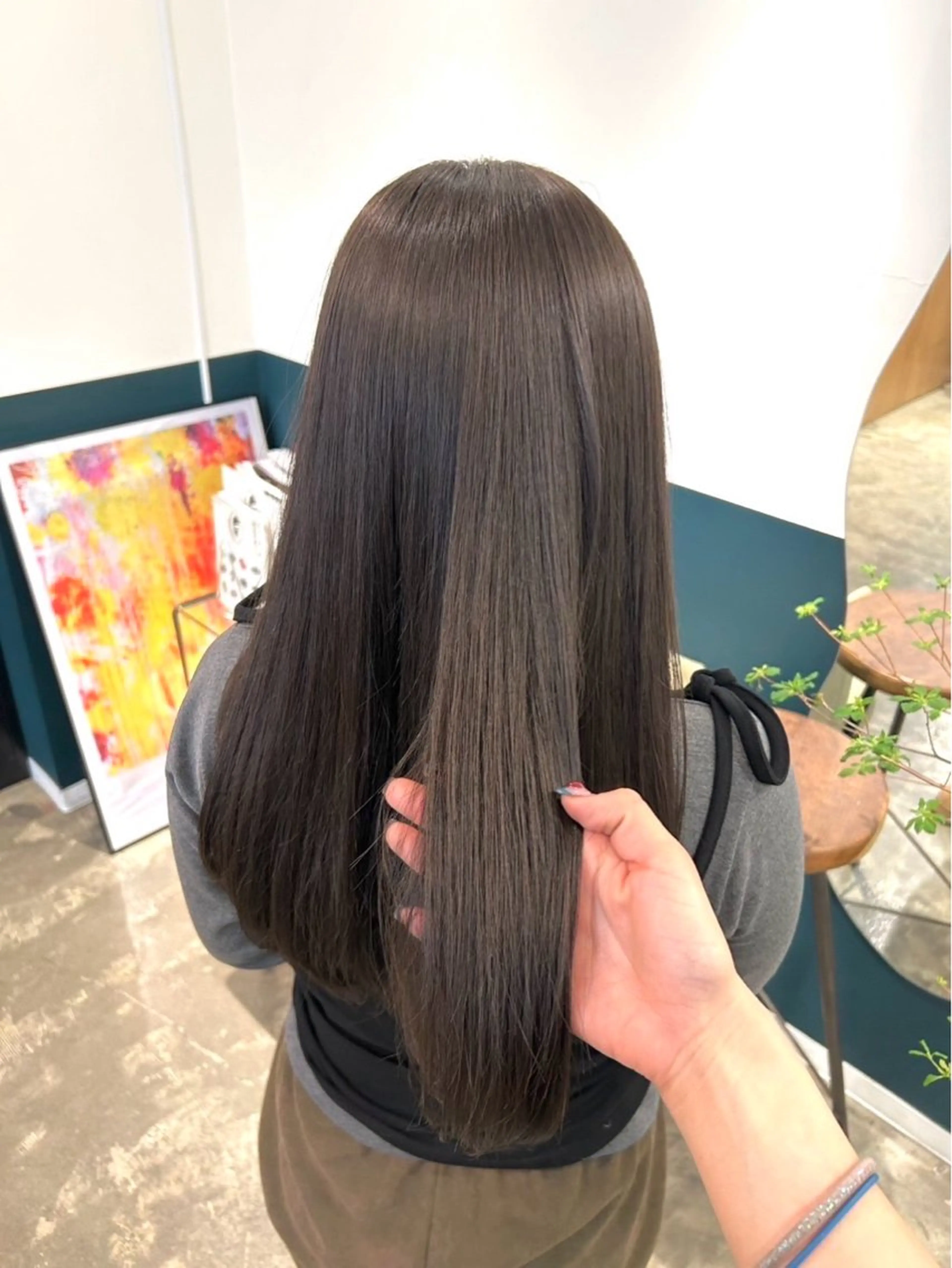 カラー オリーブカラー 大川 麻尋のヘアスタイル