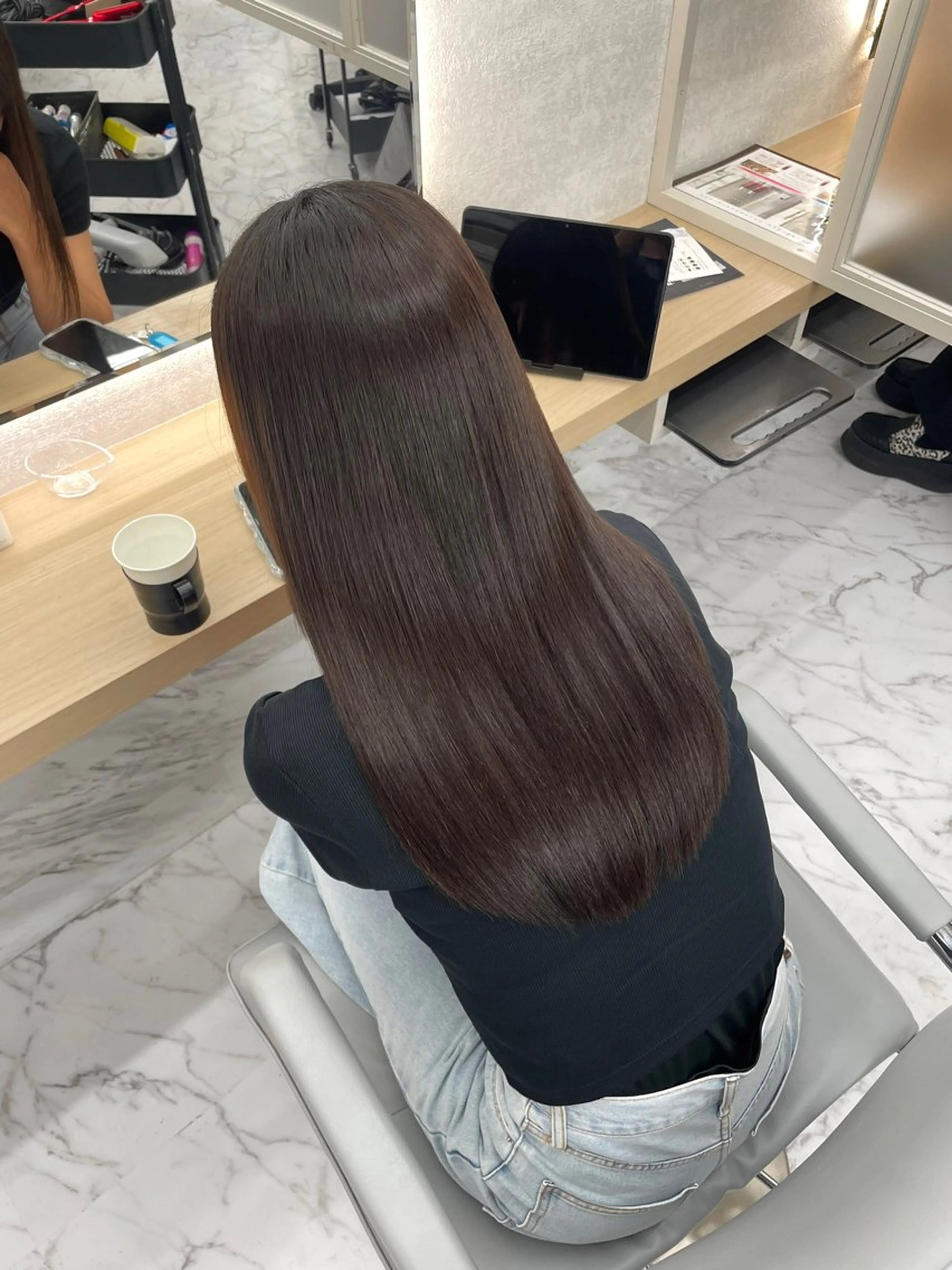 セミロング カラー youres hair 新宿3丁目店所属・🍫ハイトーン✖︎ 髪質改善🍫柴田のヘアスタイル