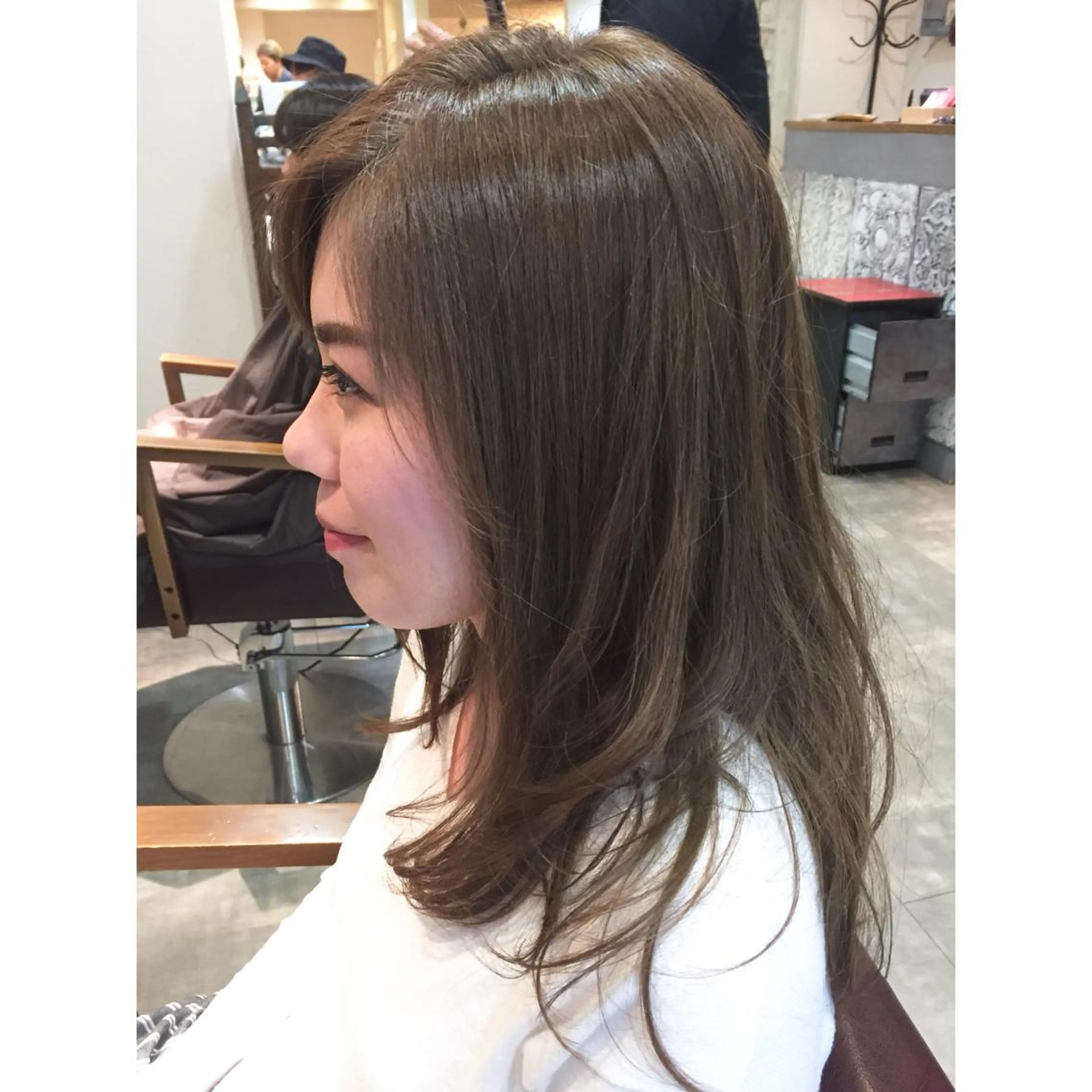 セミロング カラー 透明感/ 美髪矯正/田中恭のヘアスタイル