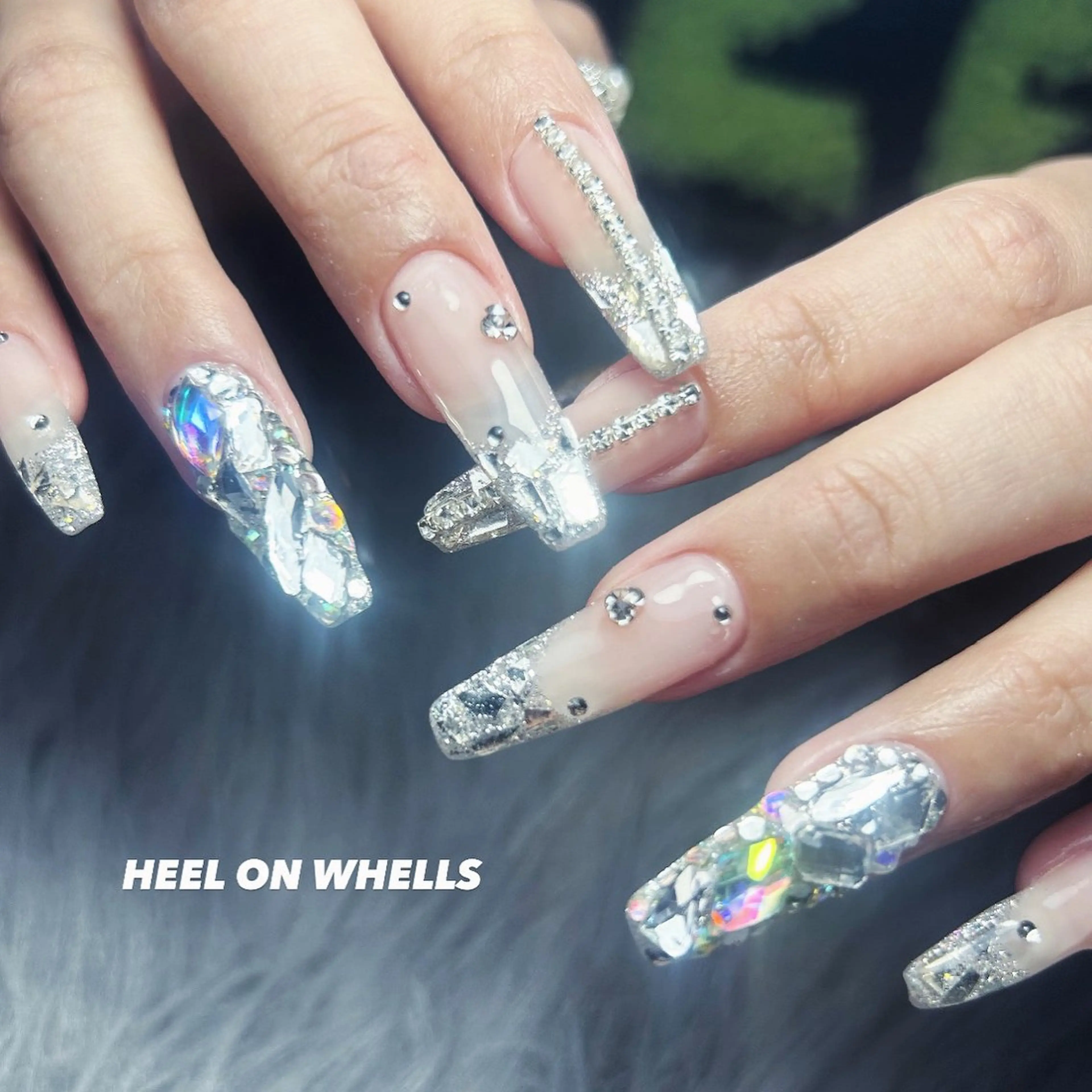 ネイル キラキラネイル ワンホンネイル ハンドネイル ⛓Miyu ⛓のネイルデザイン