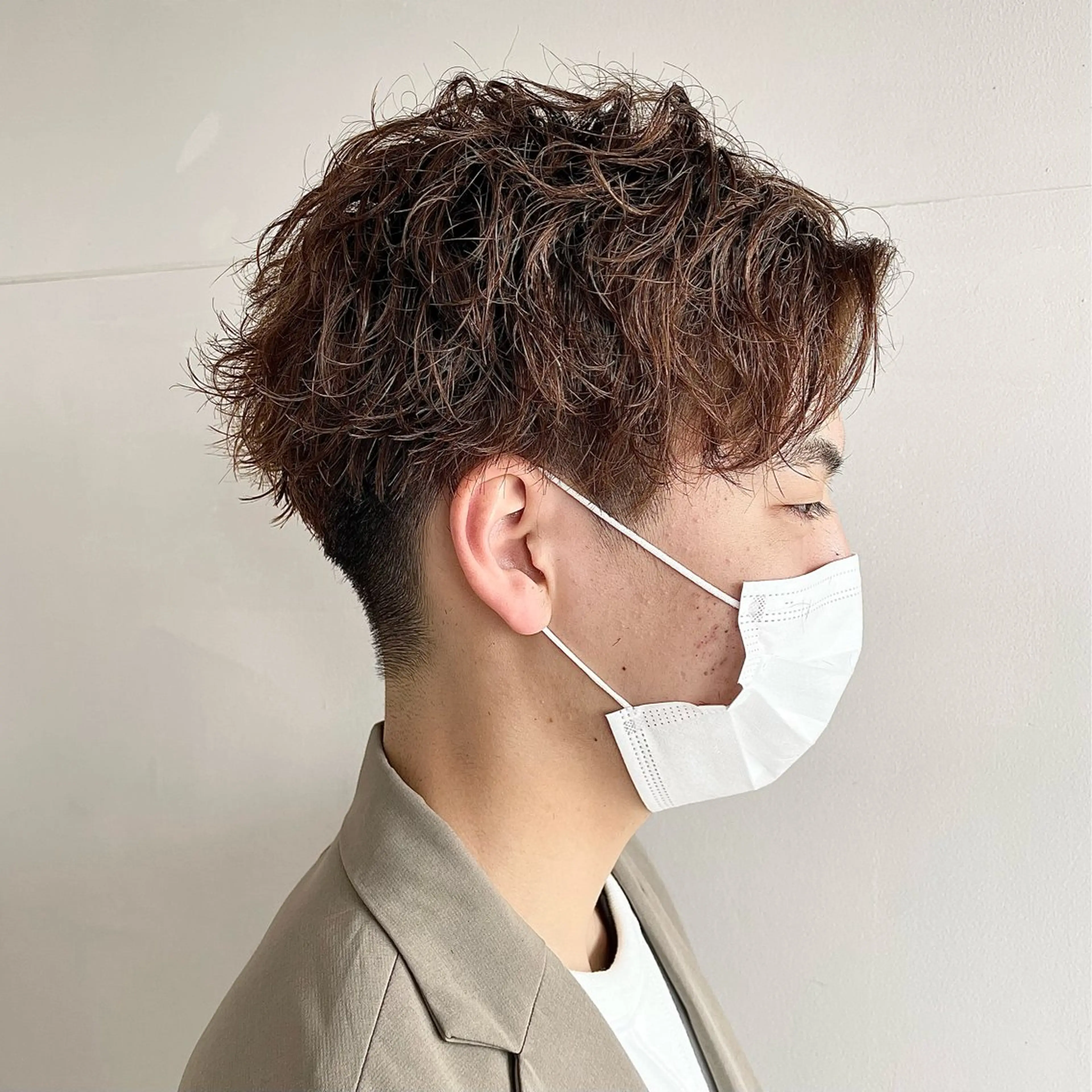 パーマ メンズ センターパート マッシュ メンズパーマ プードルパーマ スパイキーショート 博多No.1 メンズパーマ美容師のヘアスタイル