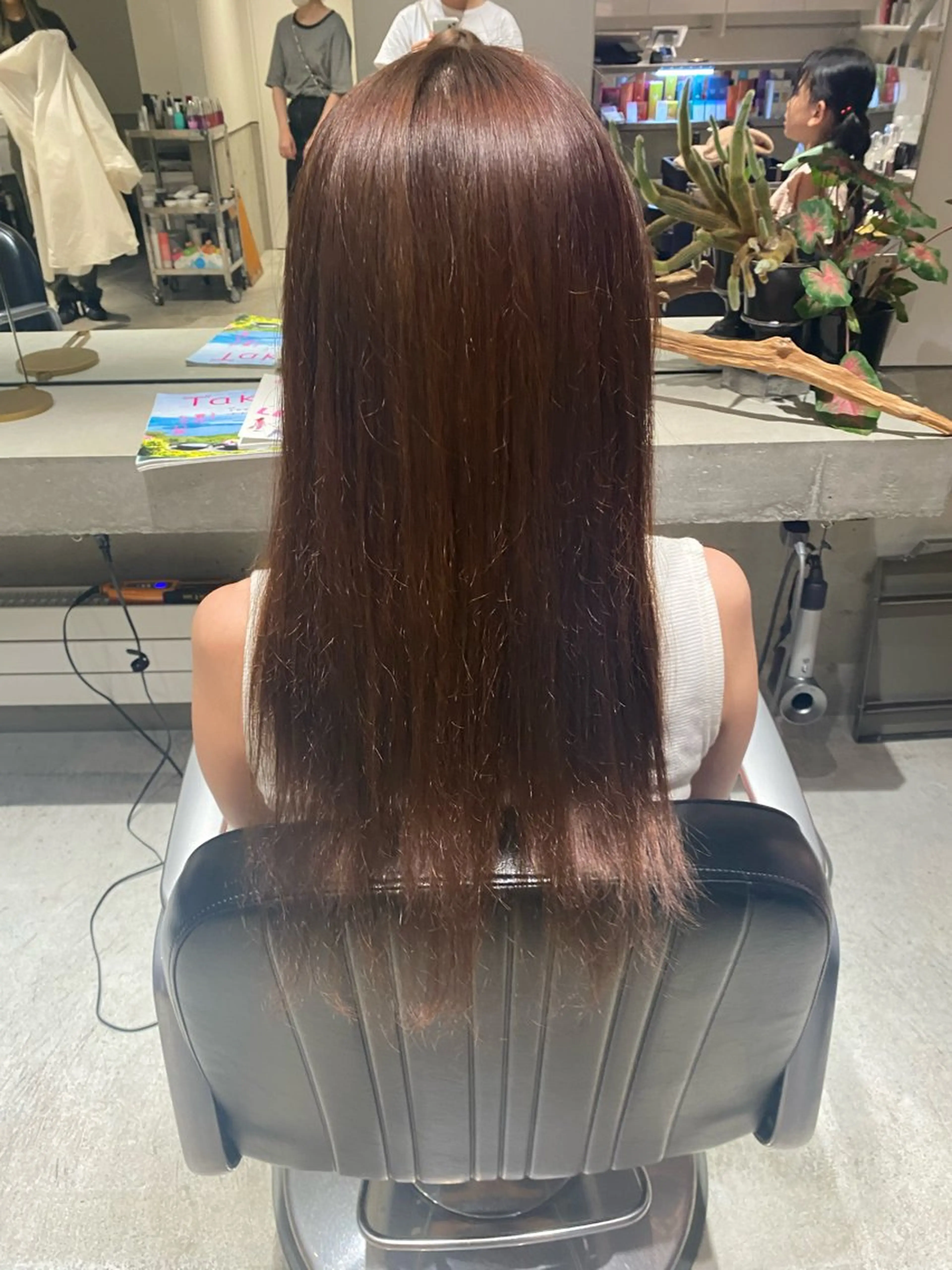 ロング 酸性ストレート 縮毛矯正 カット🩵 りこのヘアスタイル