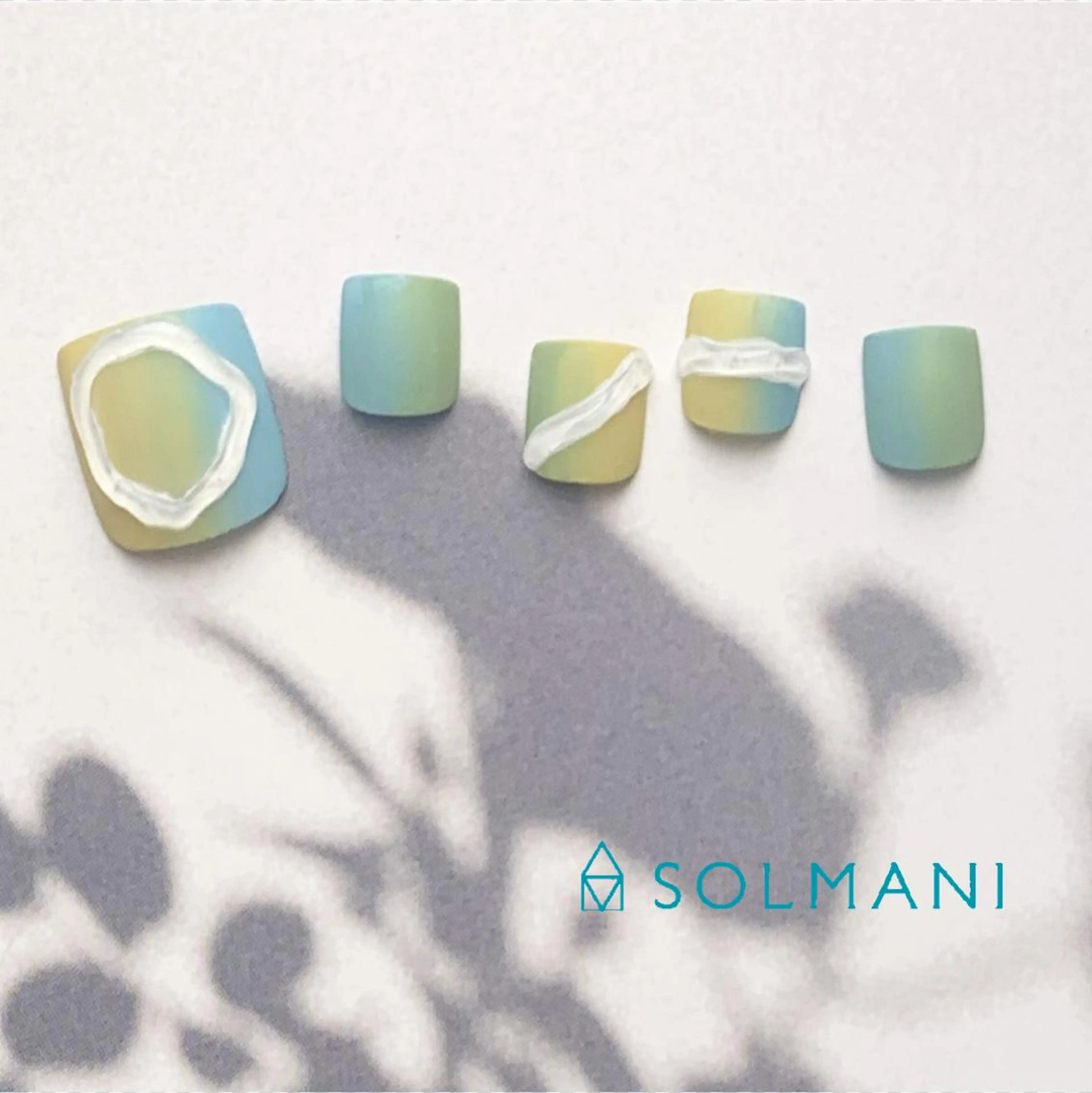 ネイル フットネイル グラデーション SOLMANI 予約担当のネイルデザイン