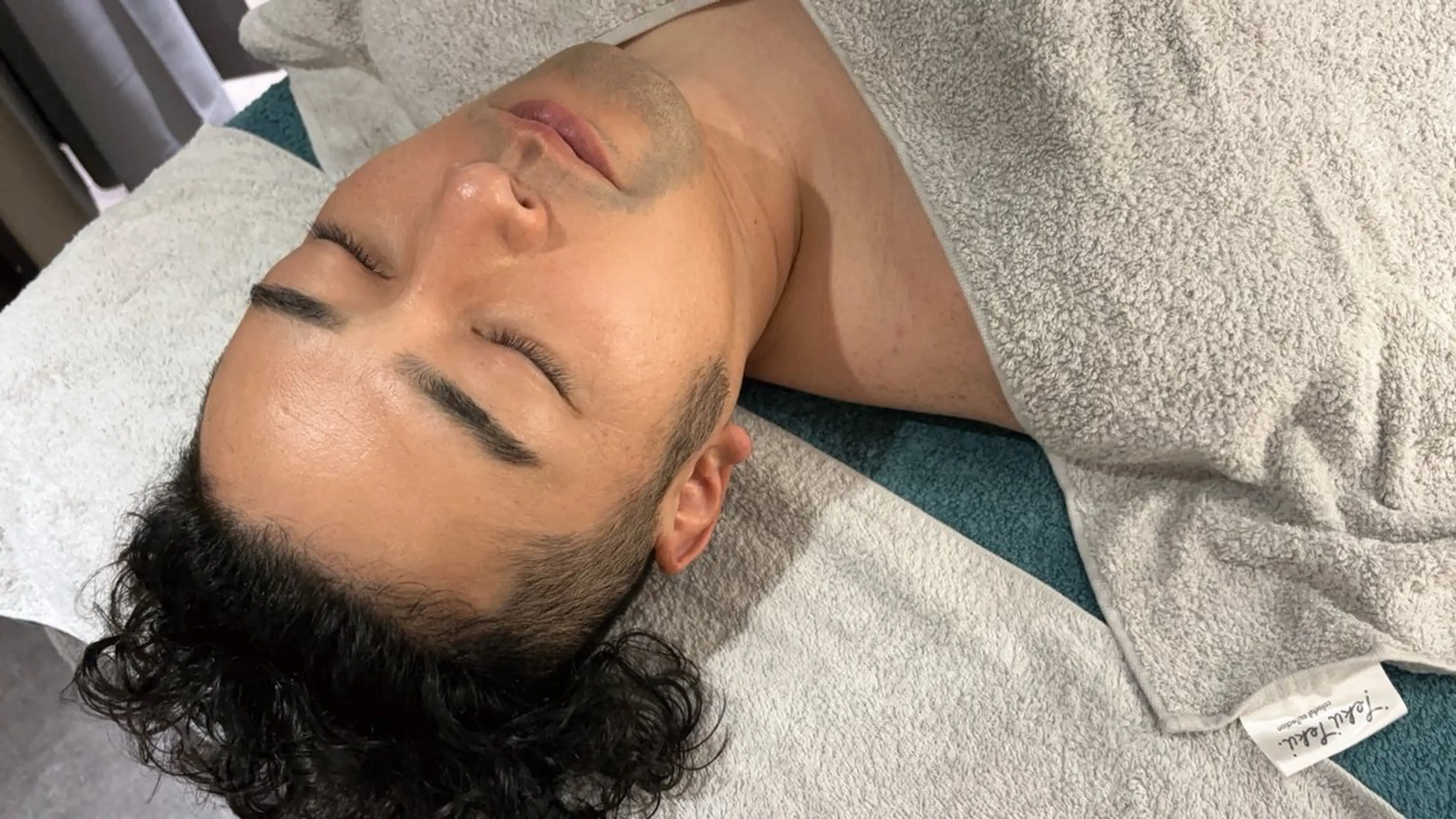 men's【お顔全体】脱毛☆口周りのお髭はもちろん、頬など気になる箇所も◎痛みの少ないIPL光脱毛！ジェル、保冷剤不要！の写真