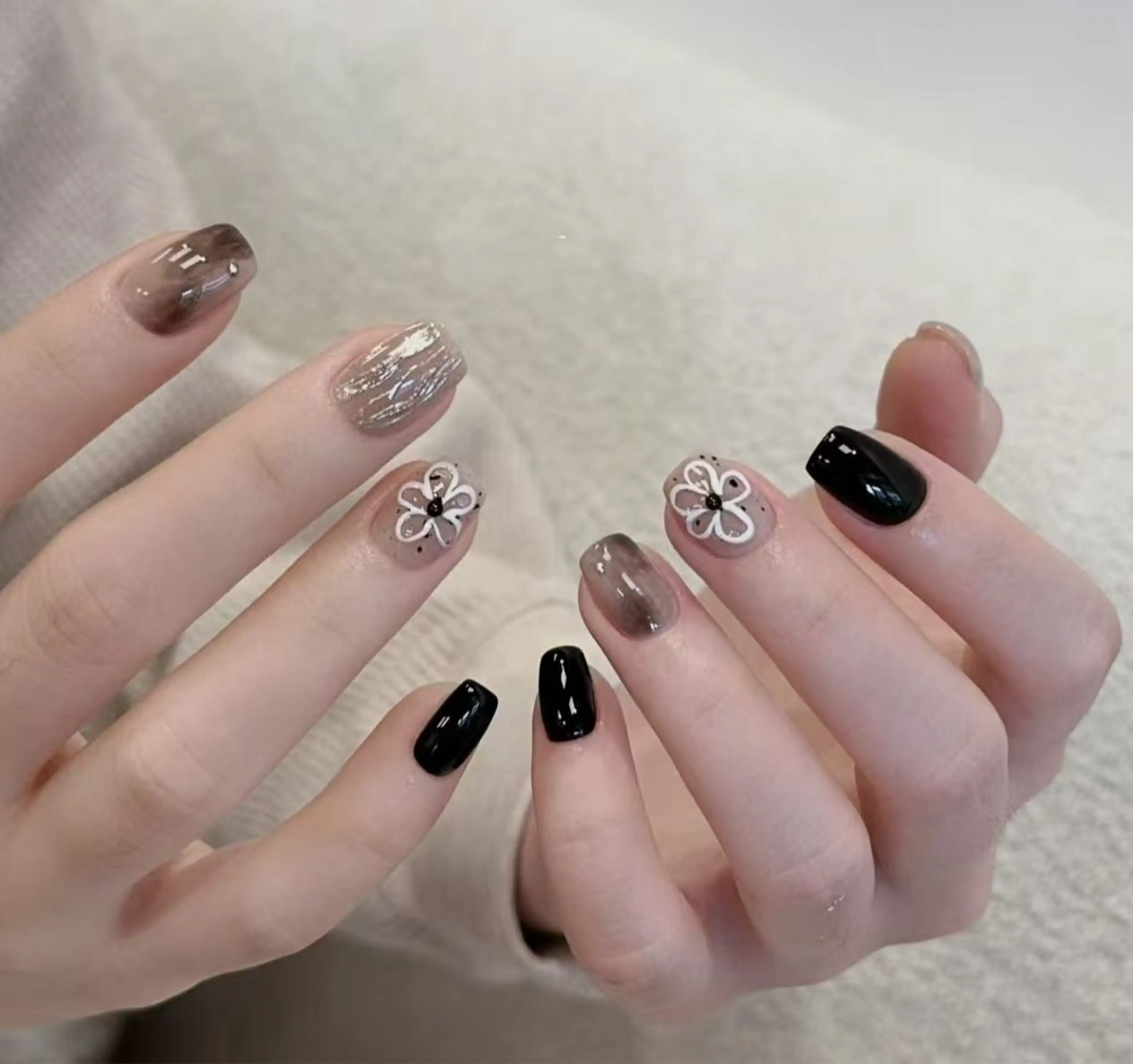 ネイル オーロラネイル フラワーネイル フットネイル フレンチネイル ジェルネイル ハンドネイル 相沢 さやかのネイルデザイン