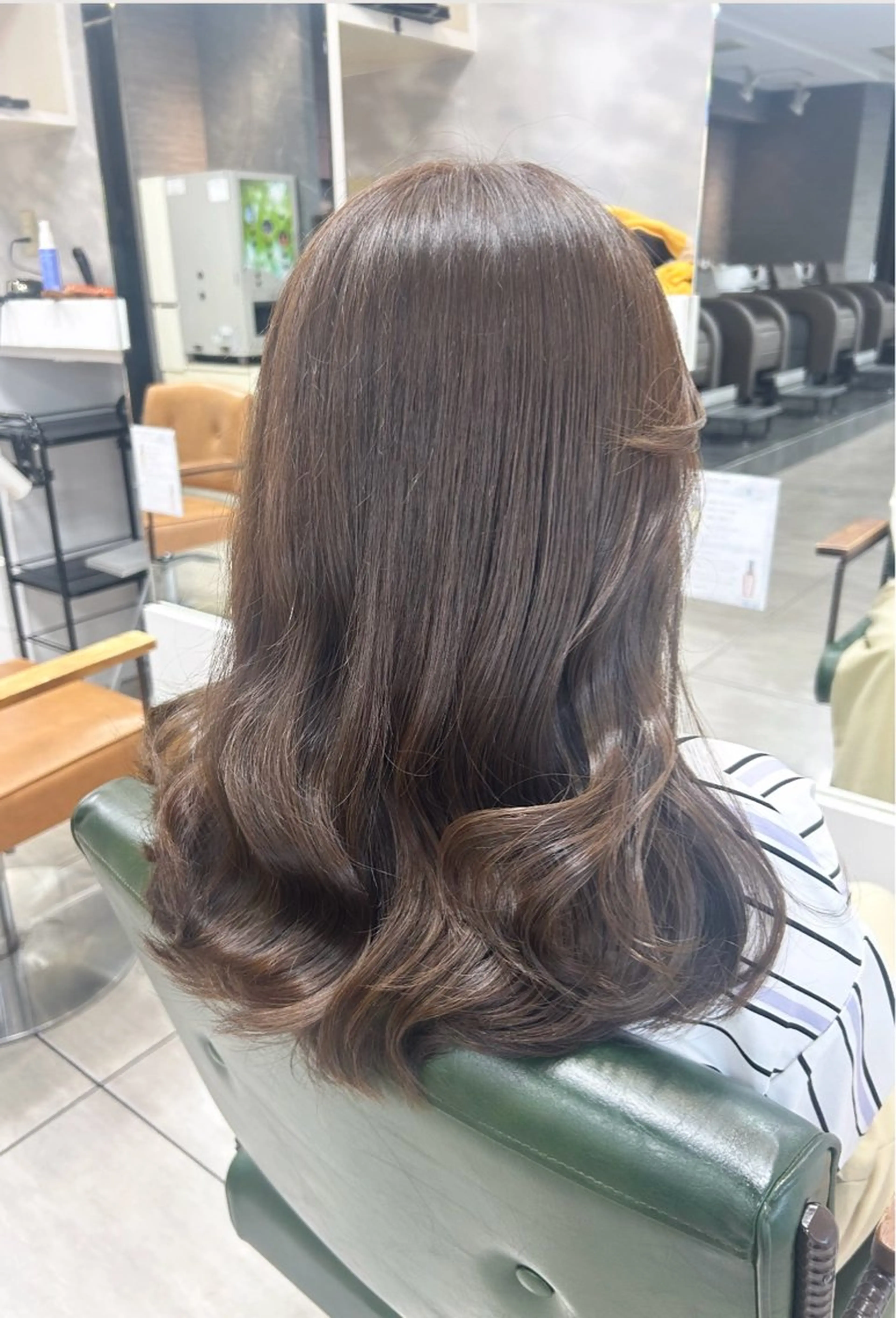セミロング カット ヘアカラー 🫧艶髪カラー🫧 森本くるみのヘアスタイル