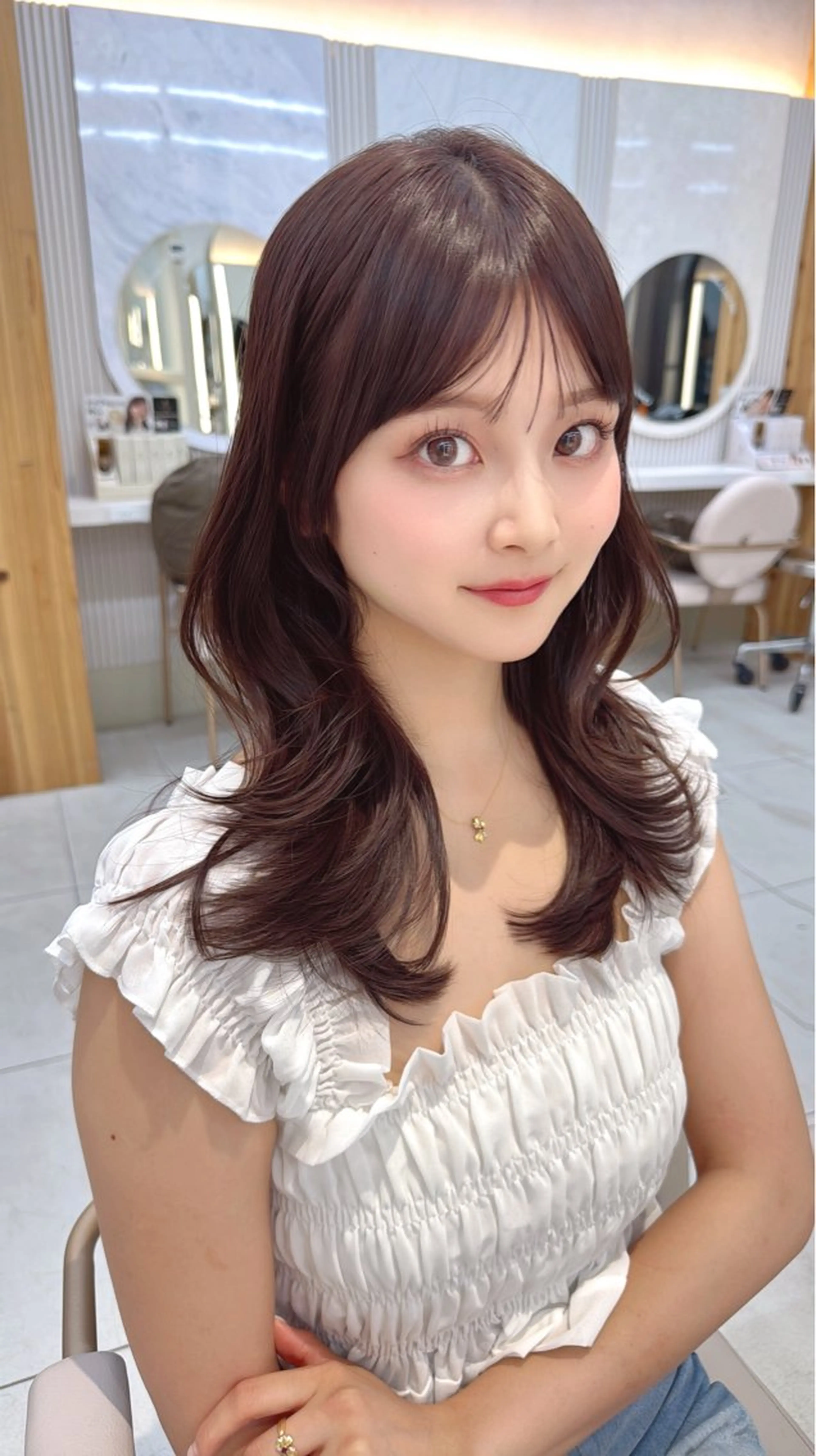 ミディアム カット トリートメント レイヤーカット/ 顔まわり/アオイのヘアスタイル