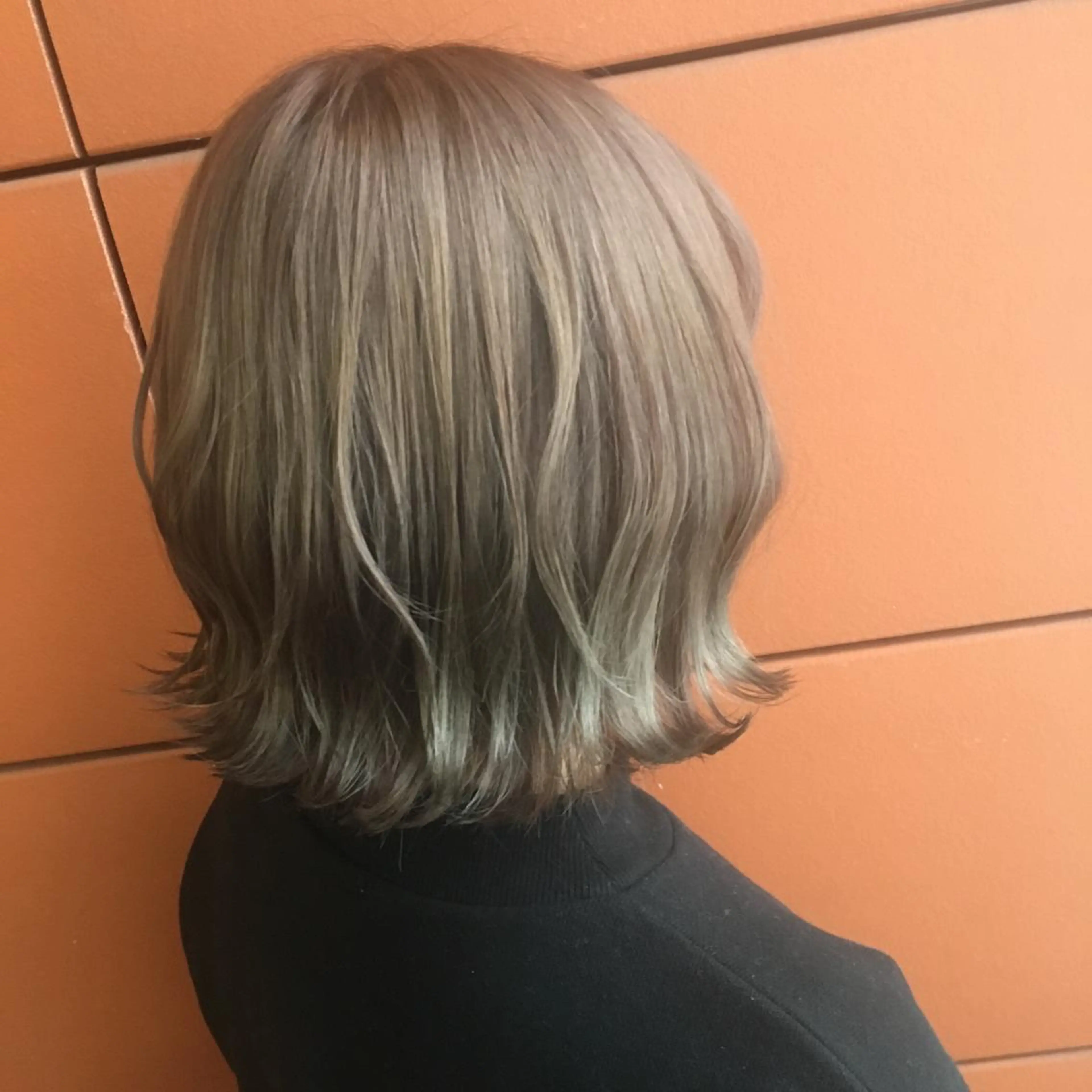 ショート カラー ベージュカラー ブリーチ パープルカラー カット ヘアカラー トリートメント Minori【ミノリ】所属・井手 孔介のヘアスタイル
