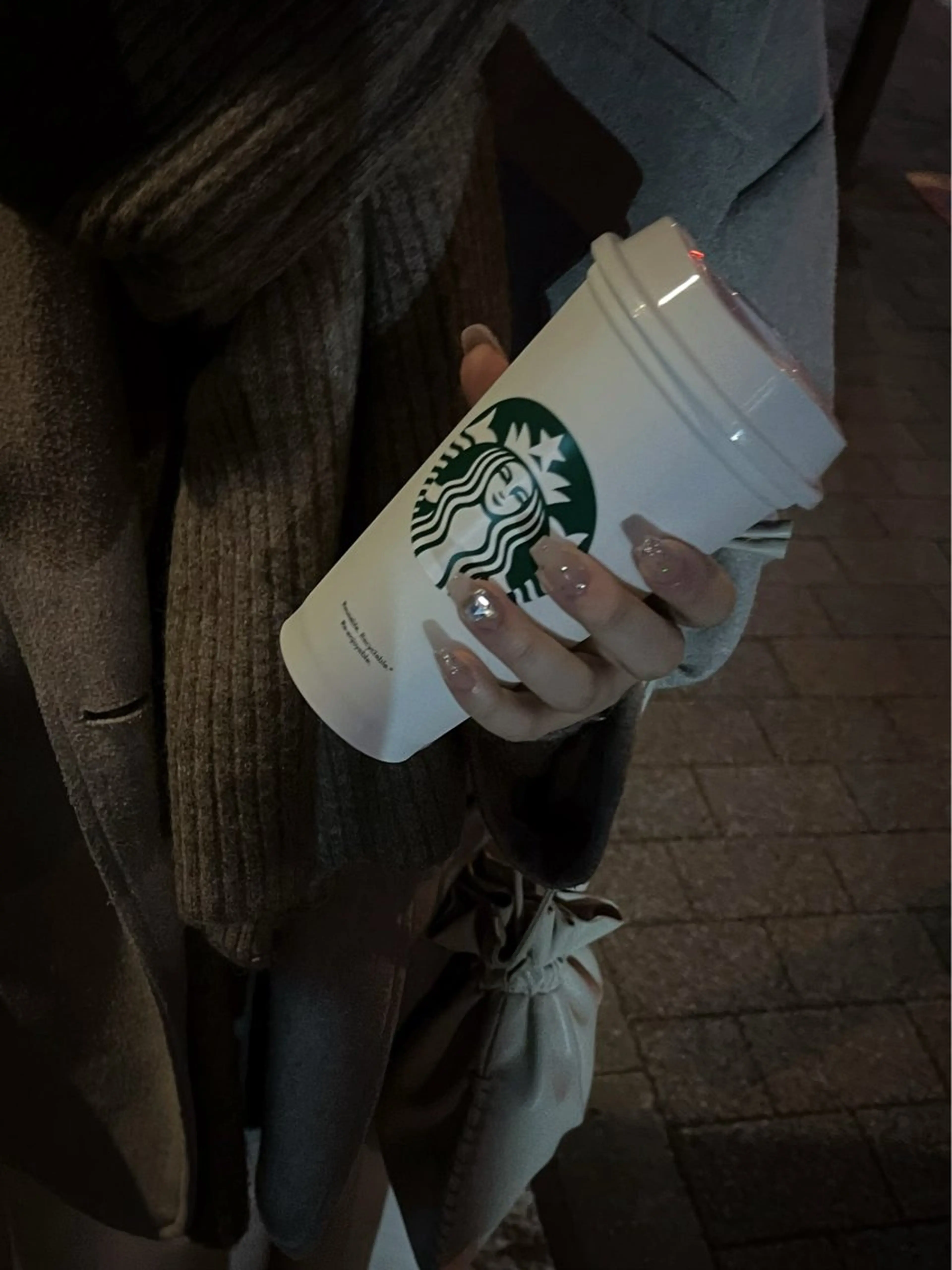 ネイル キラキラネイル マグネットネイル スカルプネイル ワンホンネイル nine.🦋 YUKOのネイルデザイン