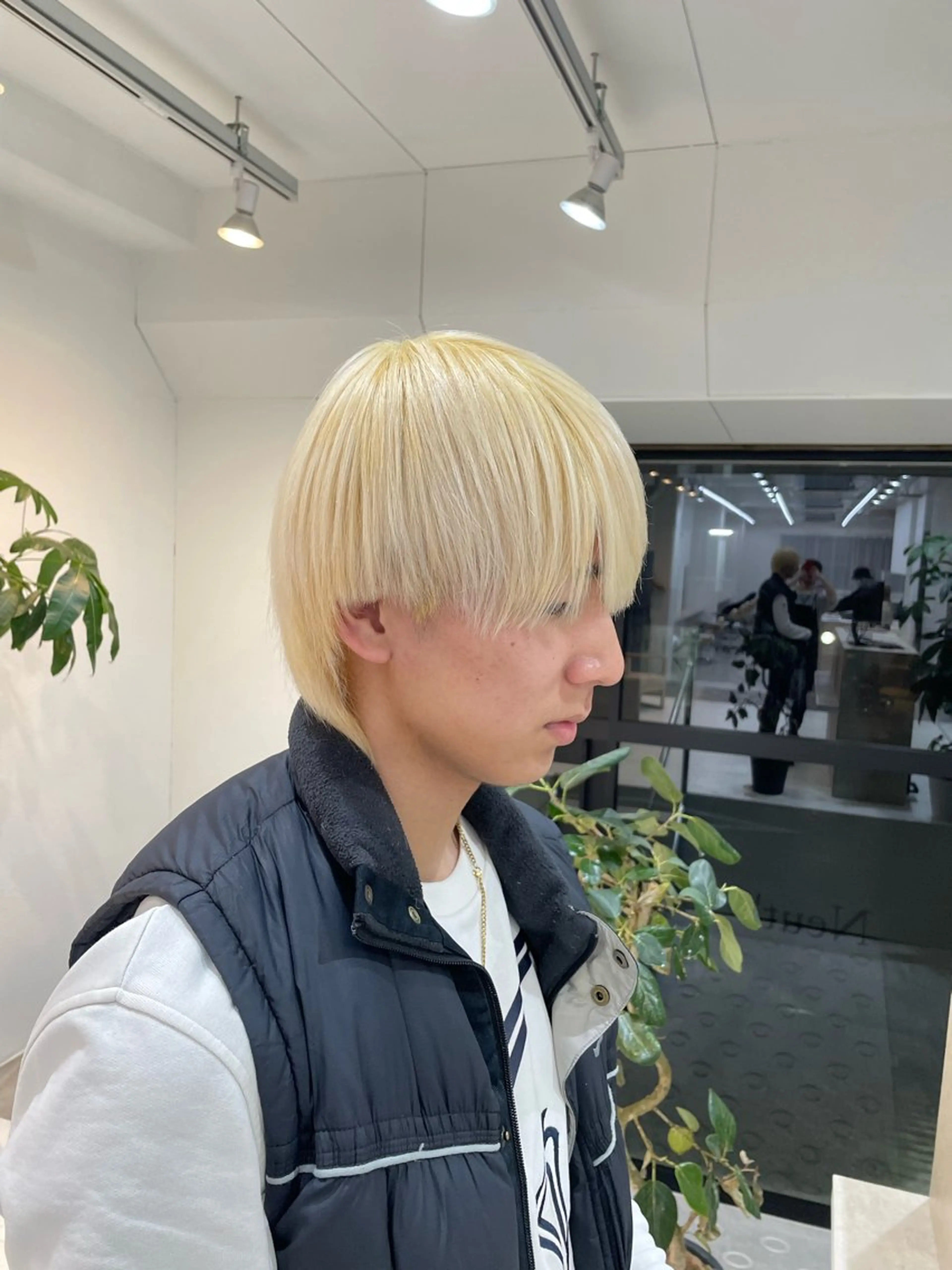 ショート カラー メンズ メンズブリーチ メンズハイトーン ブリーチ 抜きっぱなしブロンド ブロンド ヘアカラー トリートメント ハイトーン/レイヤー /ケアブリーチ石川治のヘアスタイル