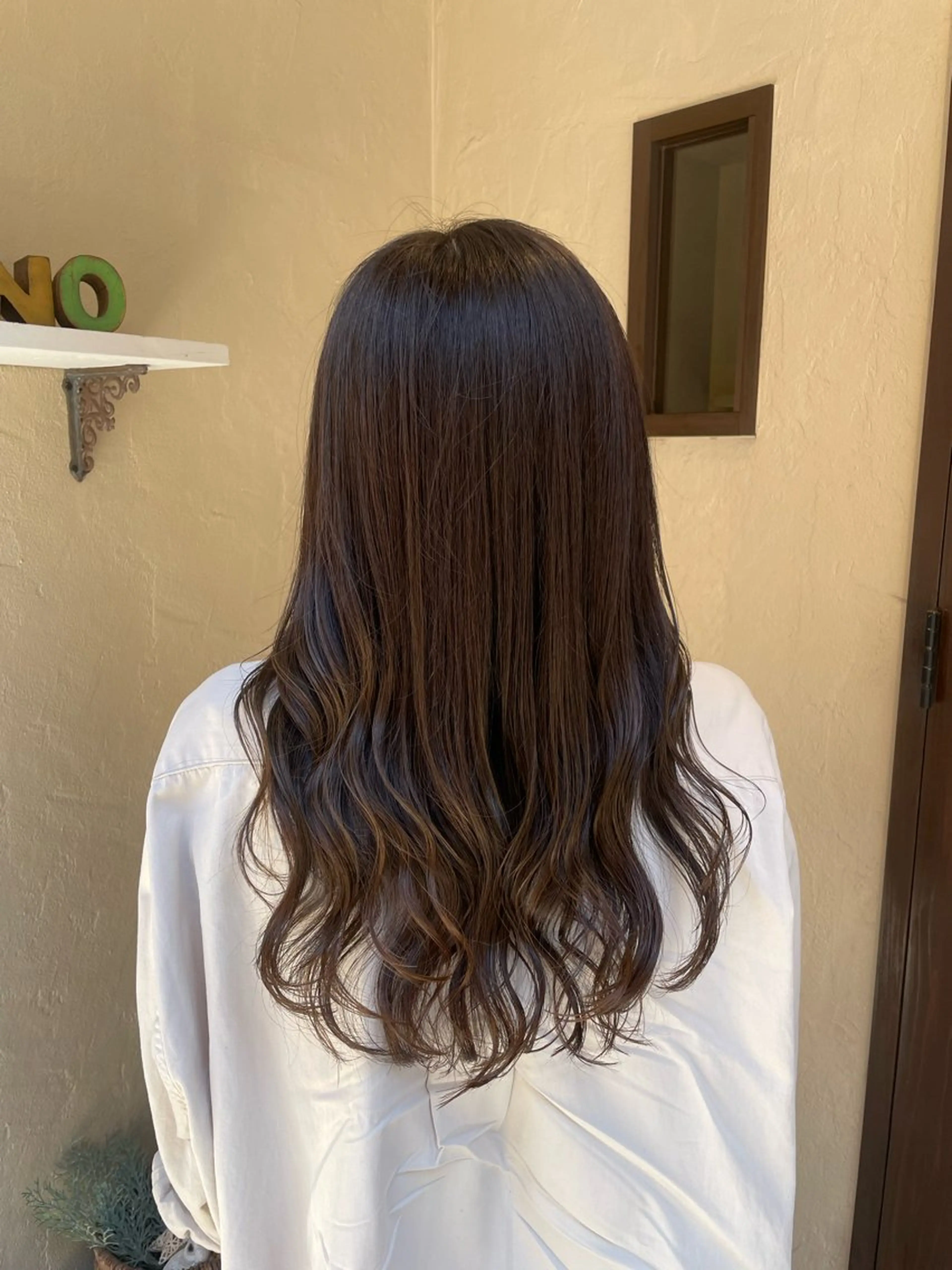 セミロング カット ヘアカラー 大庭 萌瑚のヘアスタイル