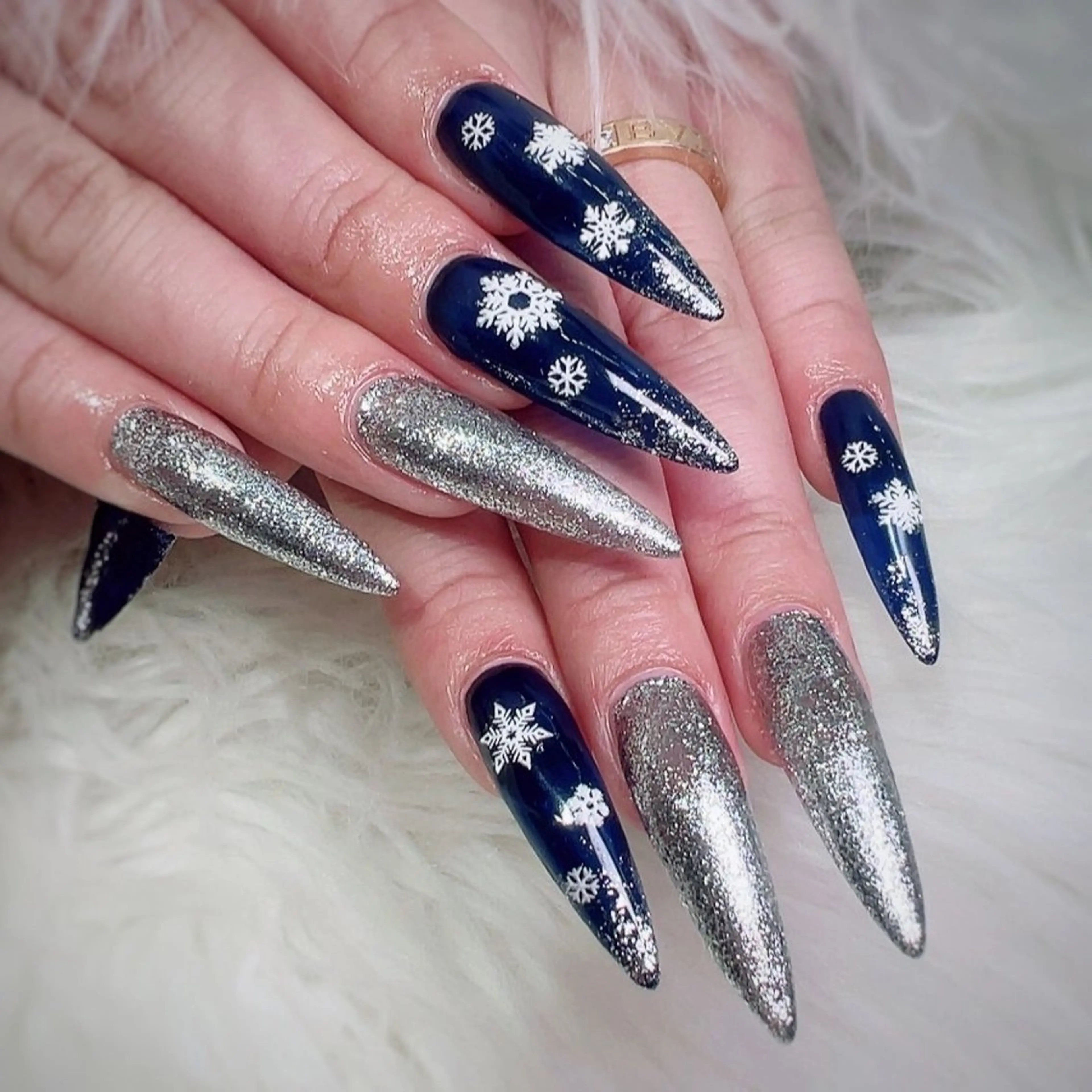 【HAND】ジェルチップでの10本長さ出し　ワンカラーorラメグラデーション（一色）＋アート6本★オフ有⭕️の写真