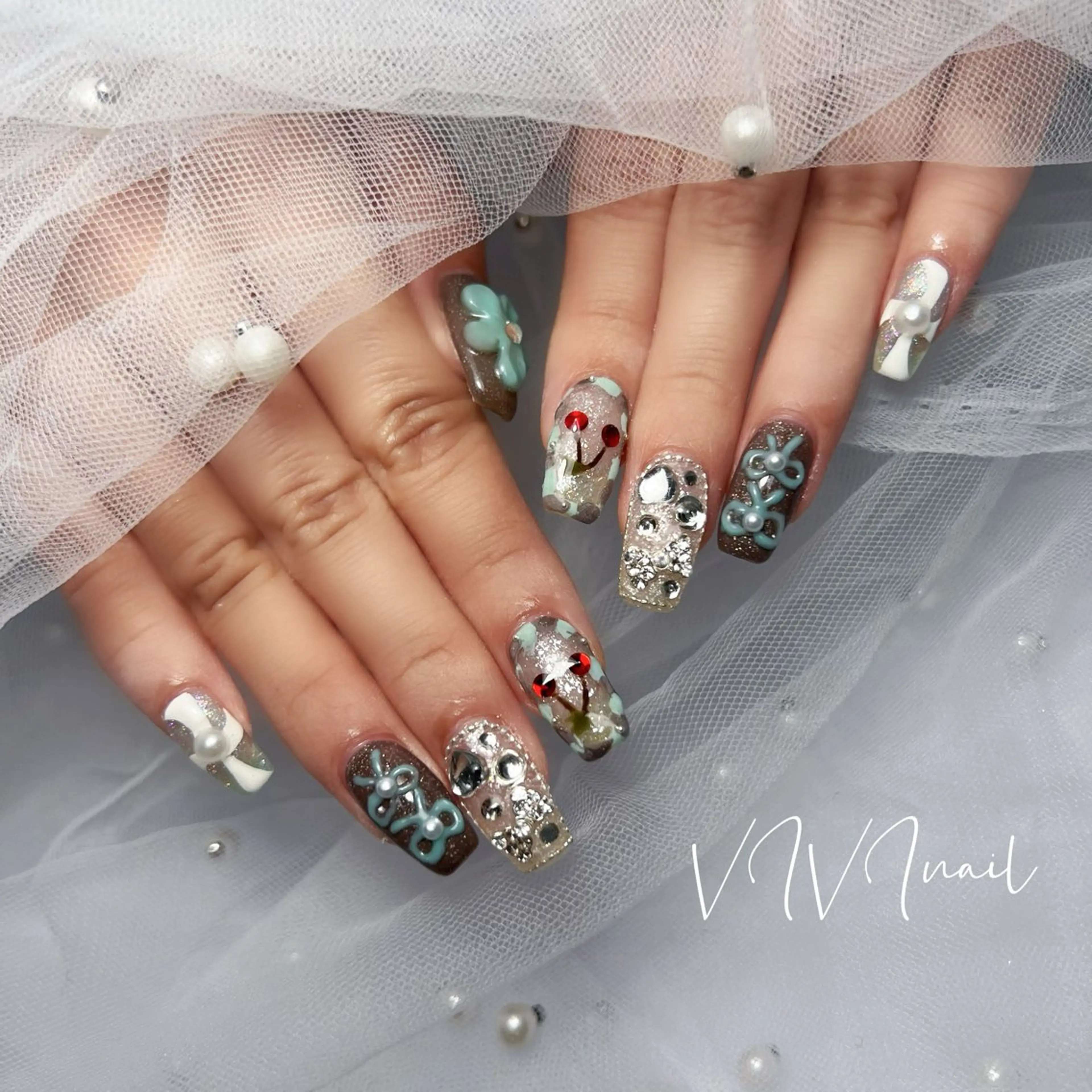 ネイル ハンドネイル vivi nailのネイルデザイン