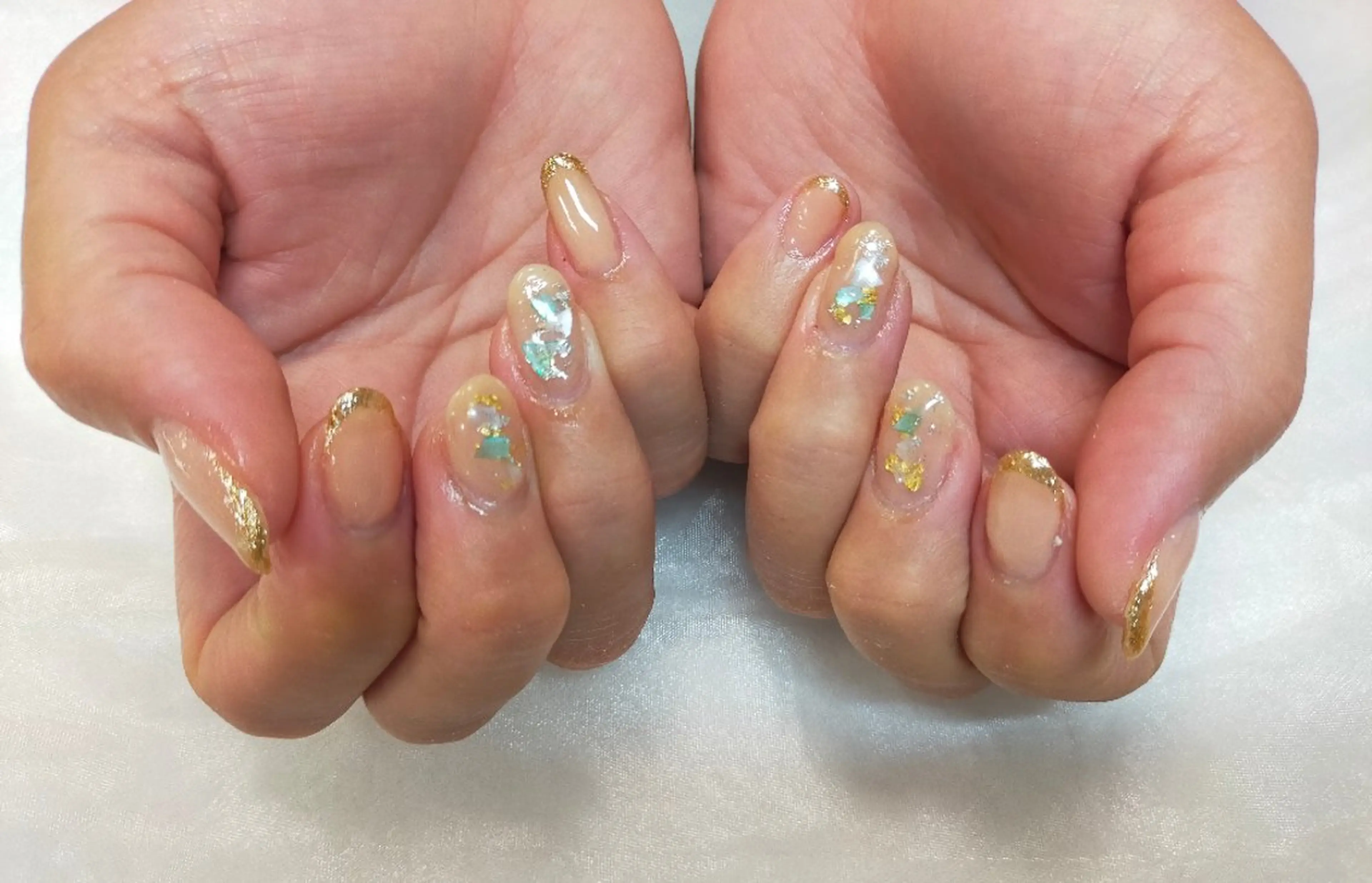 ネイル フレンチネイル ゴールド ニュアンスネイル maruyasu. yのネイルデザイン