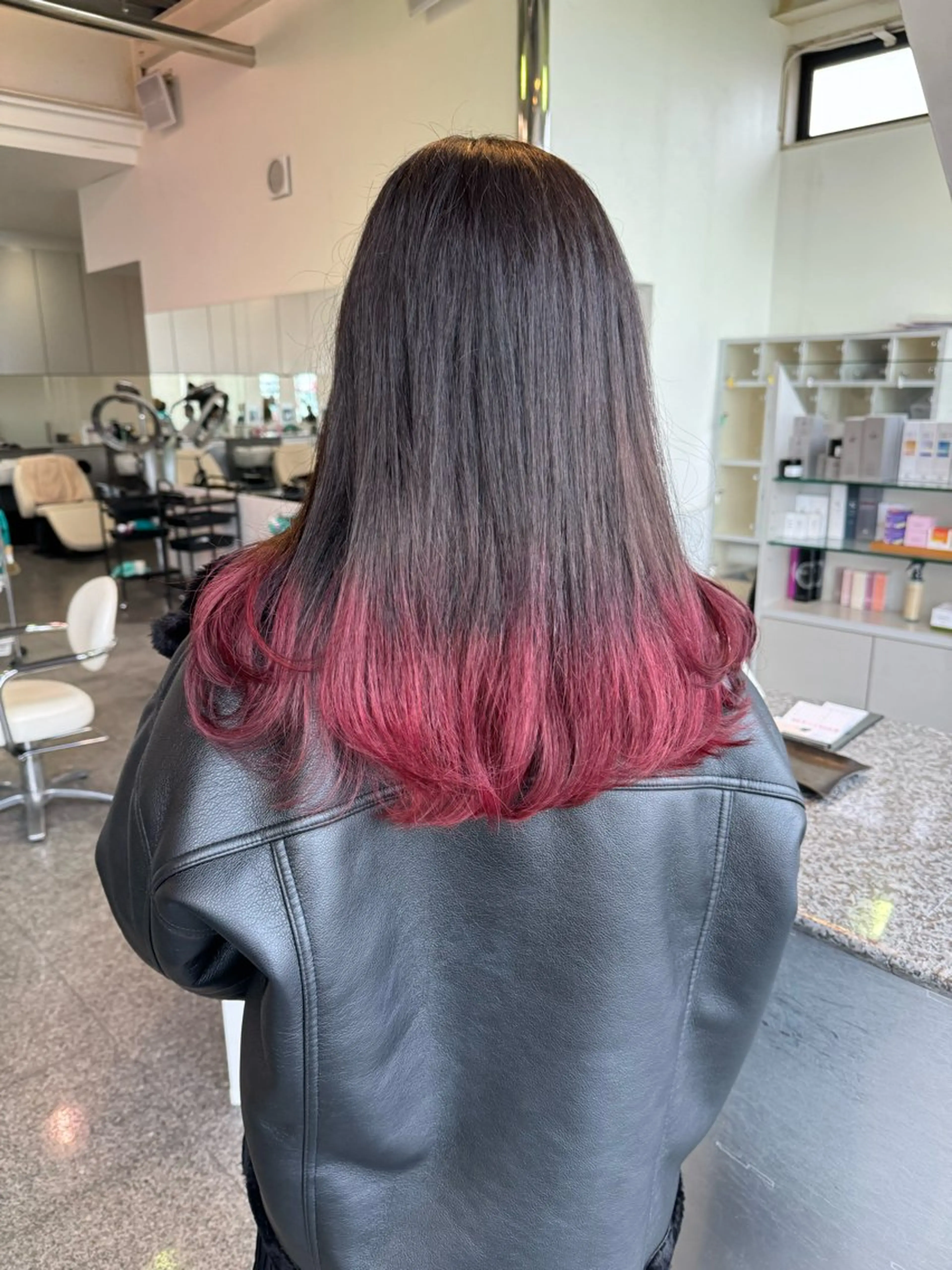 ロング カラー レッドカラー カット ヘアカラー トリートメント 🫧ヒシダアキ /taboo🫧のヘアスタイル