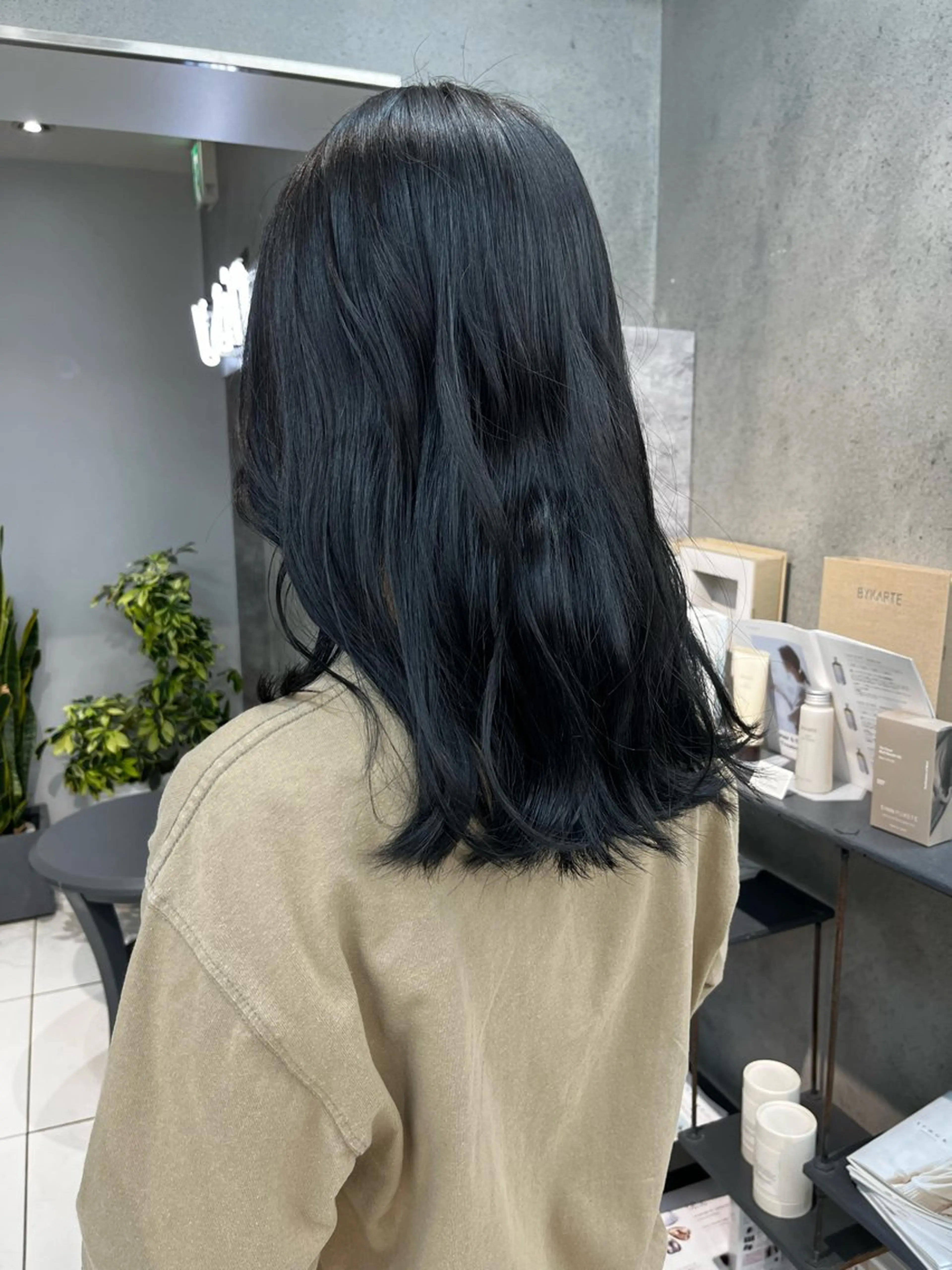 カラー ボブ・顔まわり 💎愛唯(めい)のヘアスタイル