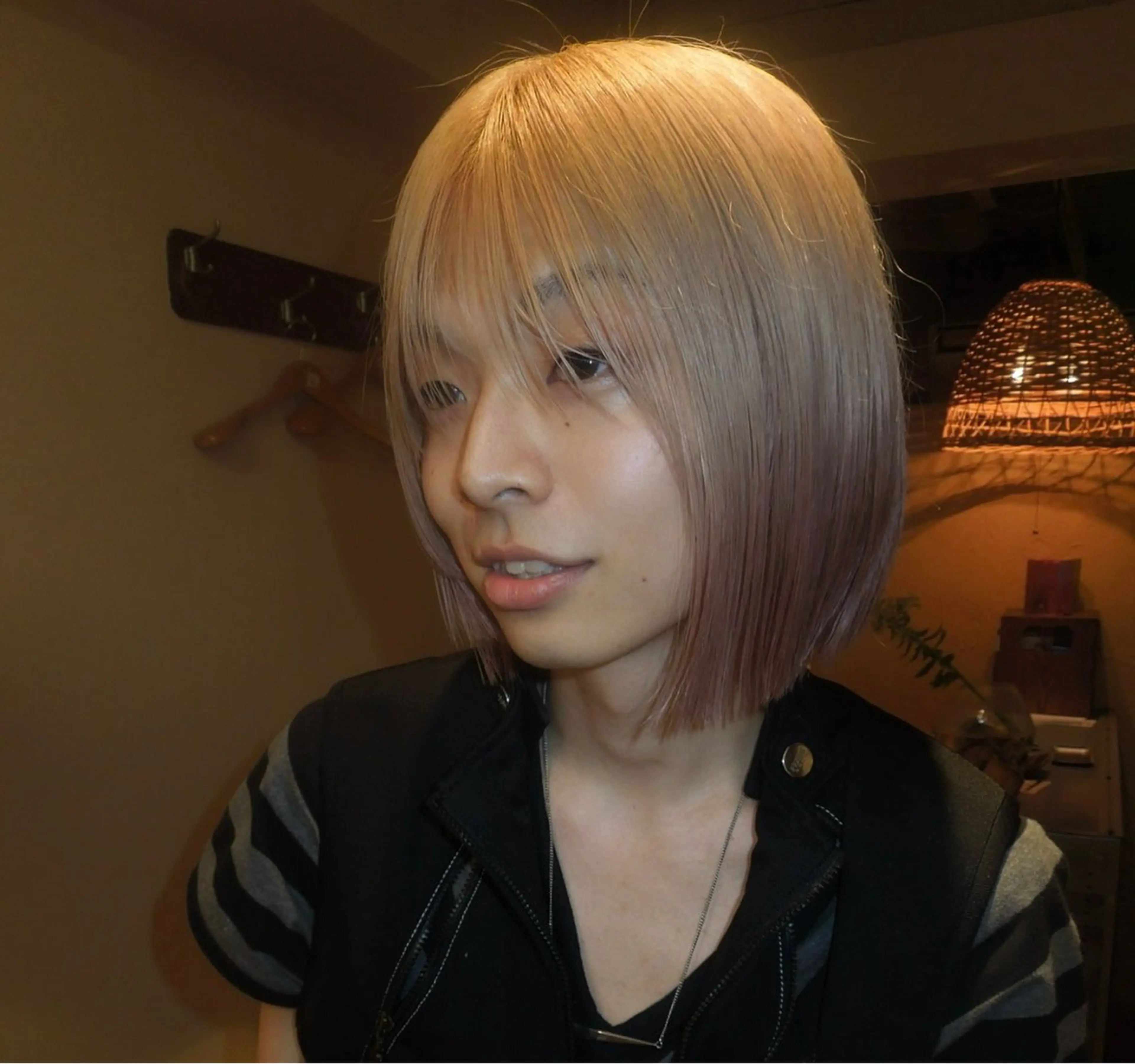 ミディアム カラー ブリーチ ハイトーンカラー ピンクカラー ボブ タマキ/似合わせ カット/Wカラーのヘアスタイル