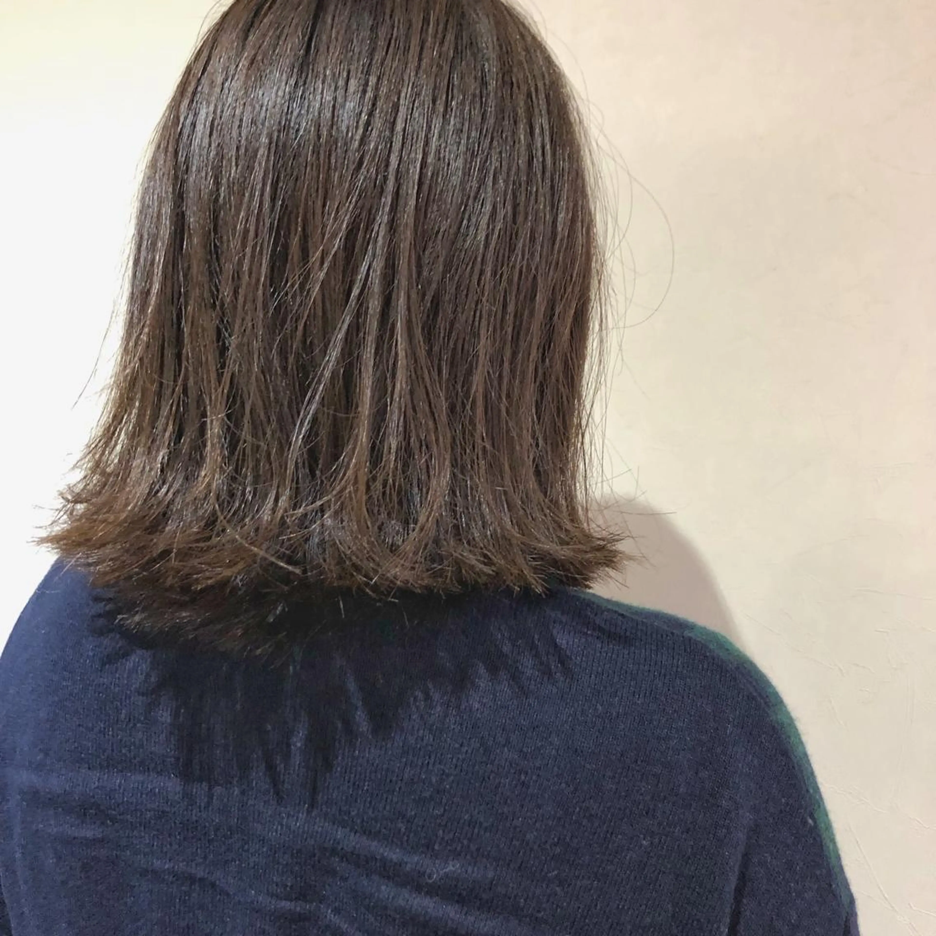 ミディアム カラー アッシュ オリーブアッシュ ボブ 外ハネヘア ヘアカラー トリートメント パーマ/透明感カラー /ボブ/吉田一生のヘアスタイル