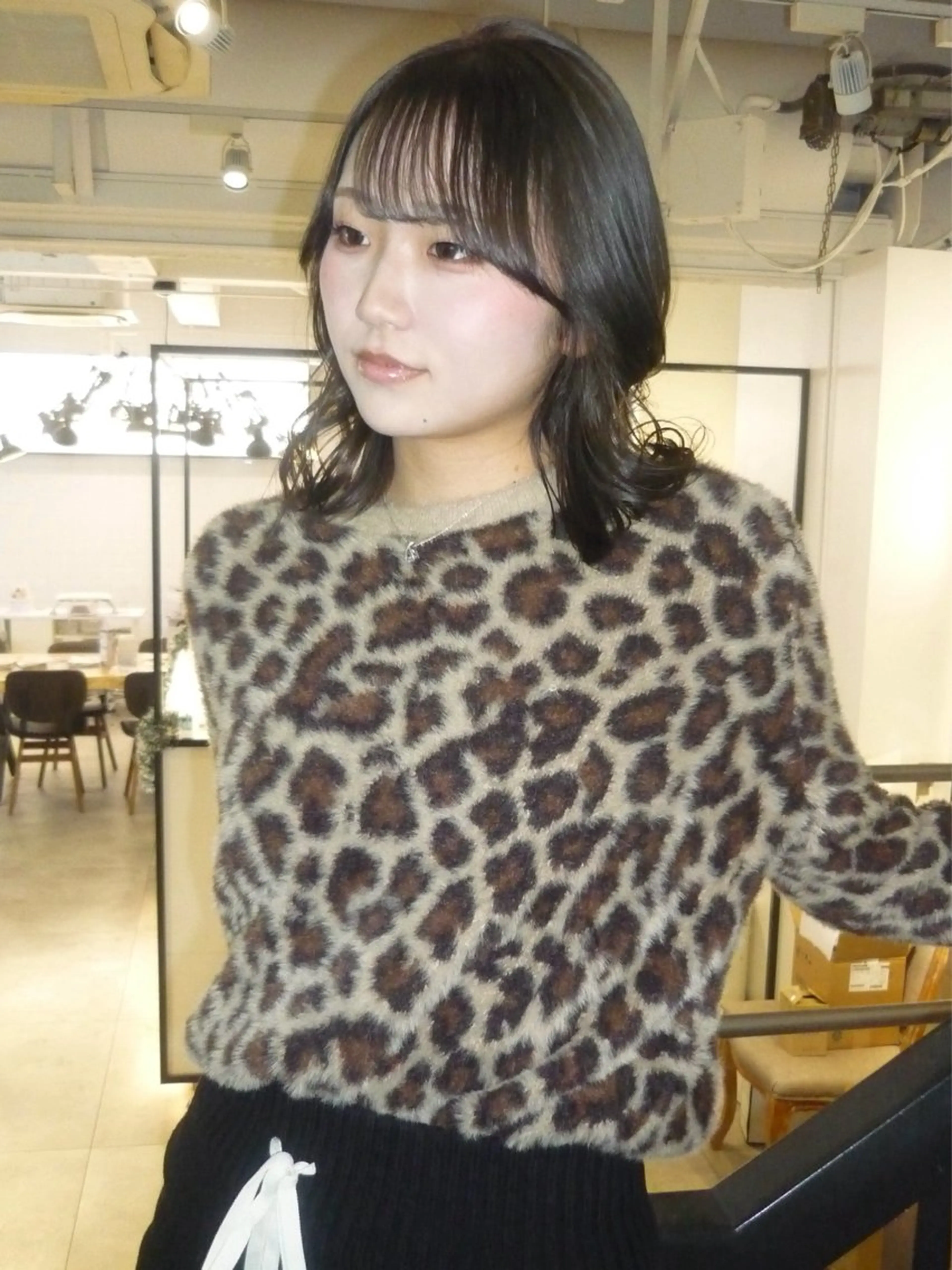 ミディアム カラー カット ヘアカラー トリートメント 🌟暖色系ハイトーン 🌟AIのヘアスタイル