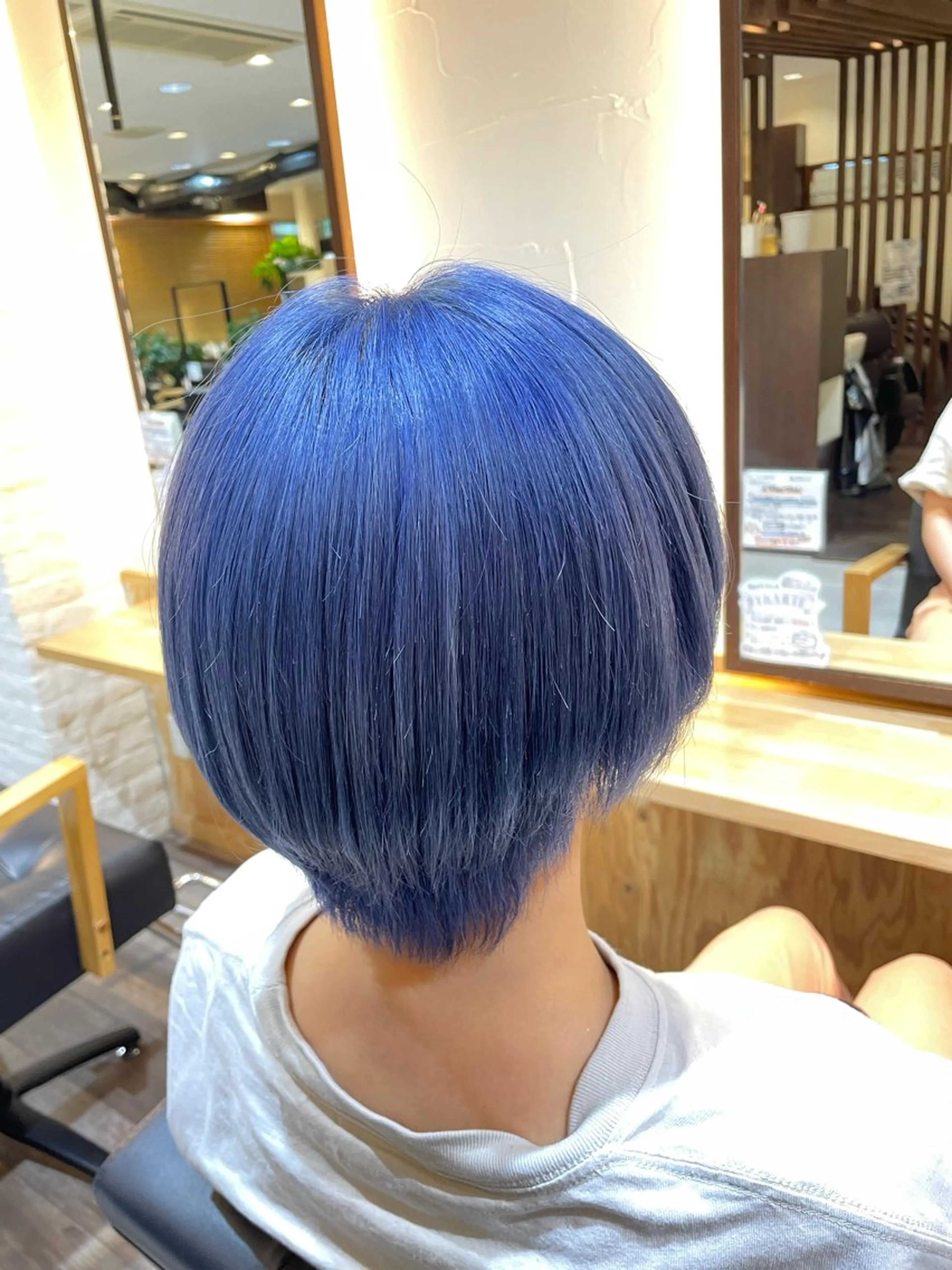 ショート カラー ブリーチ REGALO南口店所属・今井 菜緒のヘアスタイル