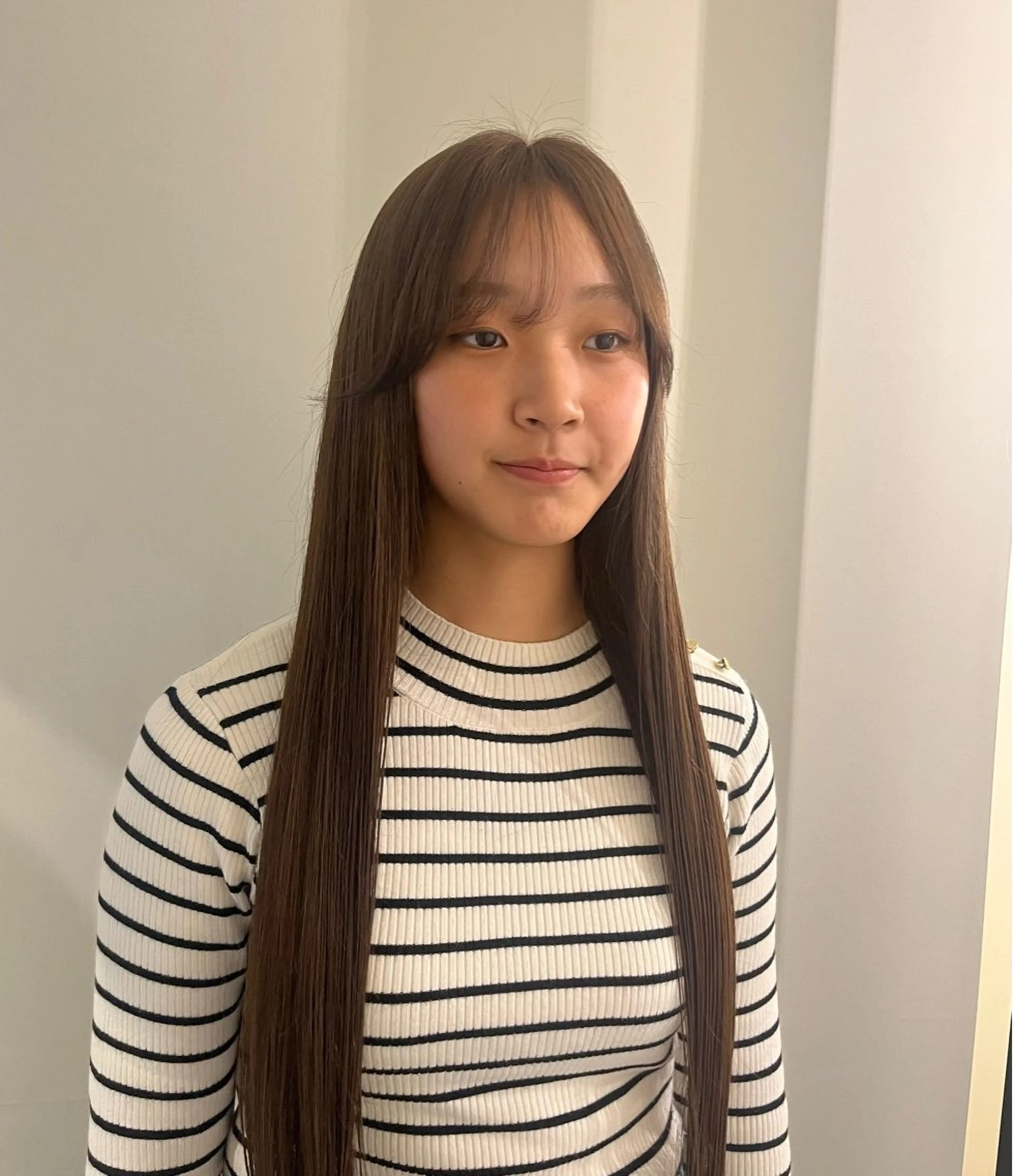 ロング カラー 山本 彩香のヘアスタイル