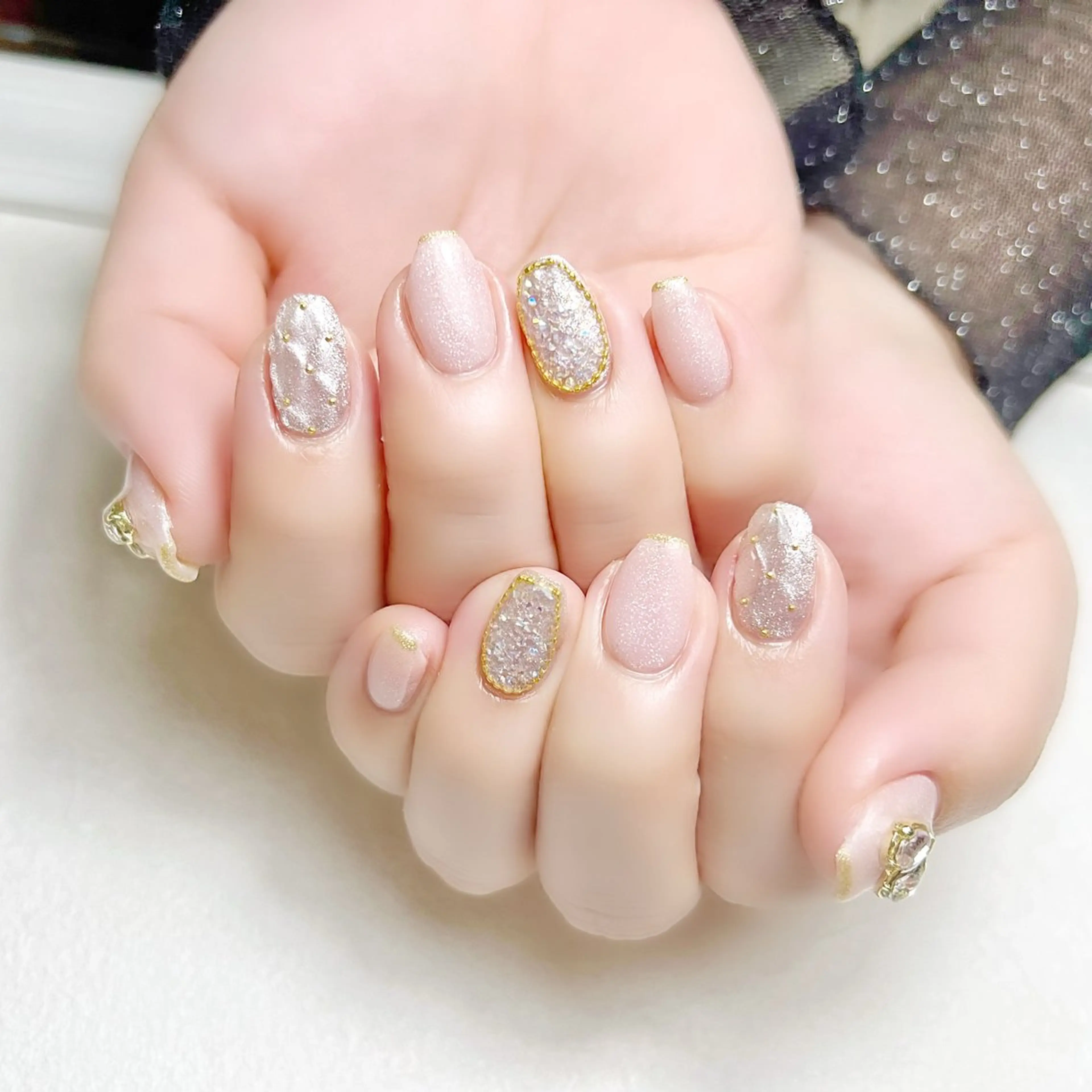 ネイル ガーリー ゴールド キラキラネイル ラメ(グリッター) マグネットネイル rouse nail RISATOのネイルデザイン