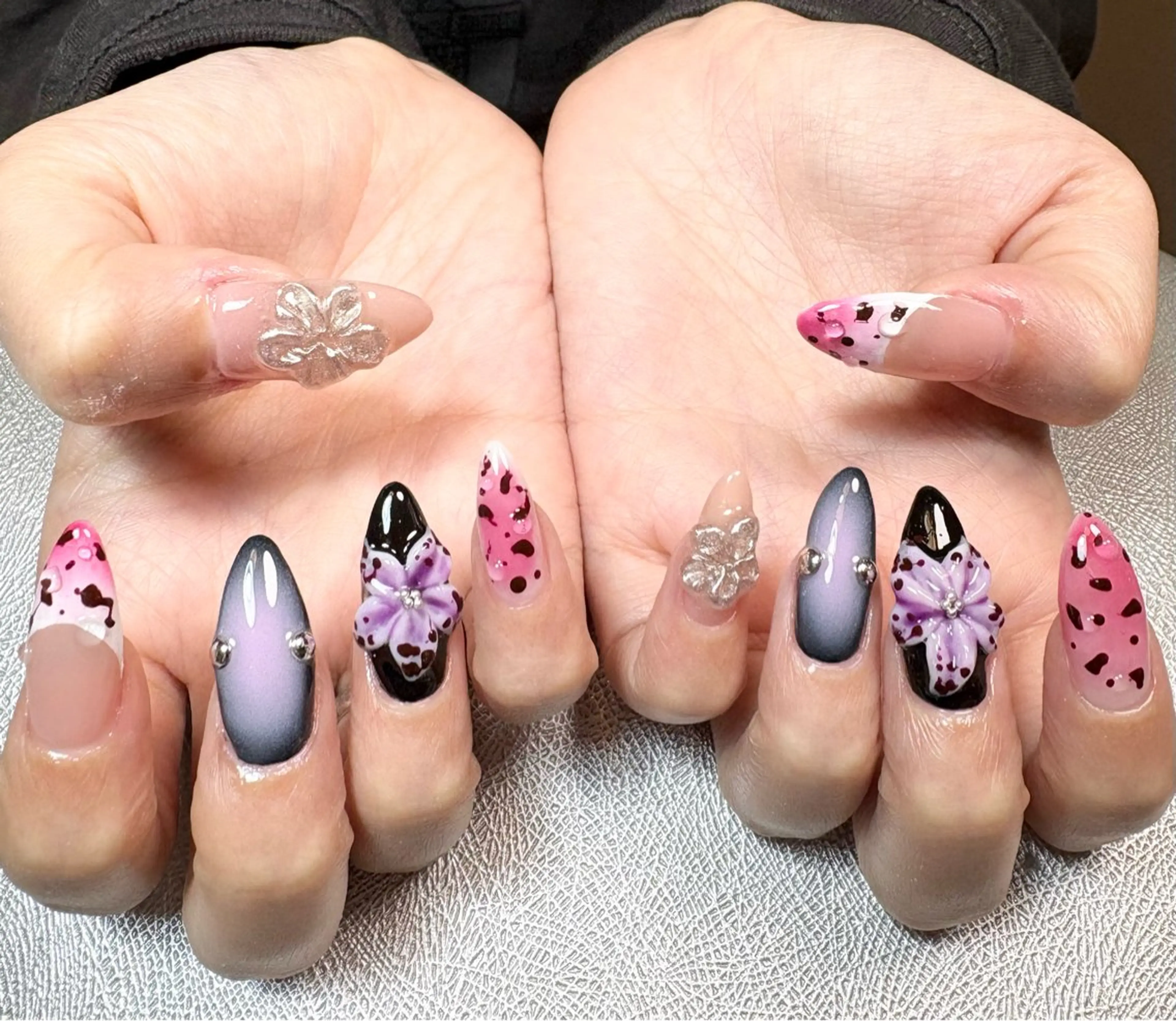 ネイル フラワーネイル フレンチネイル ハンドネイル ✨韓国✨nail salonLumieのネイルデザイン