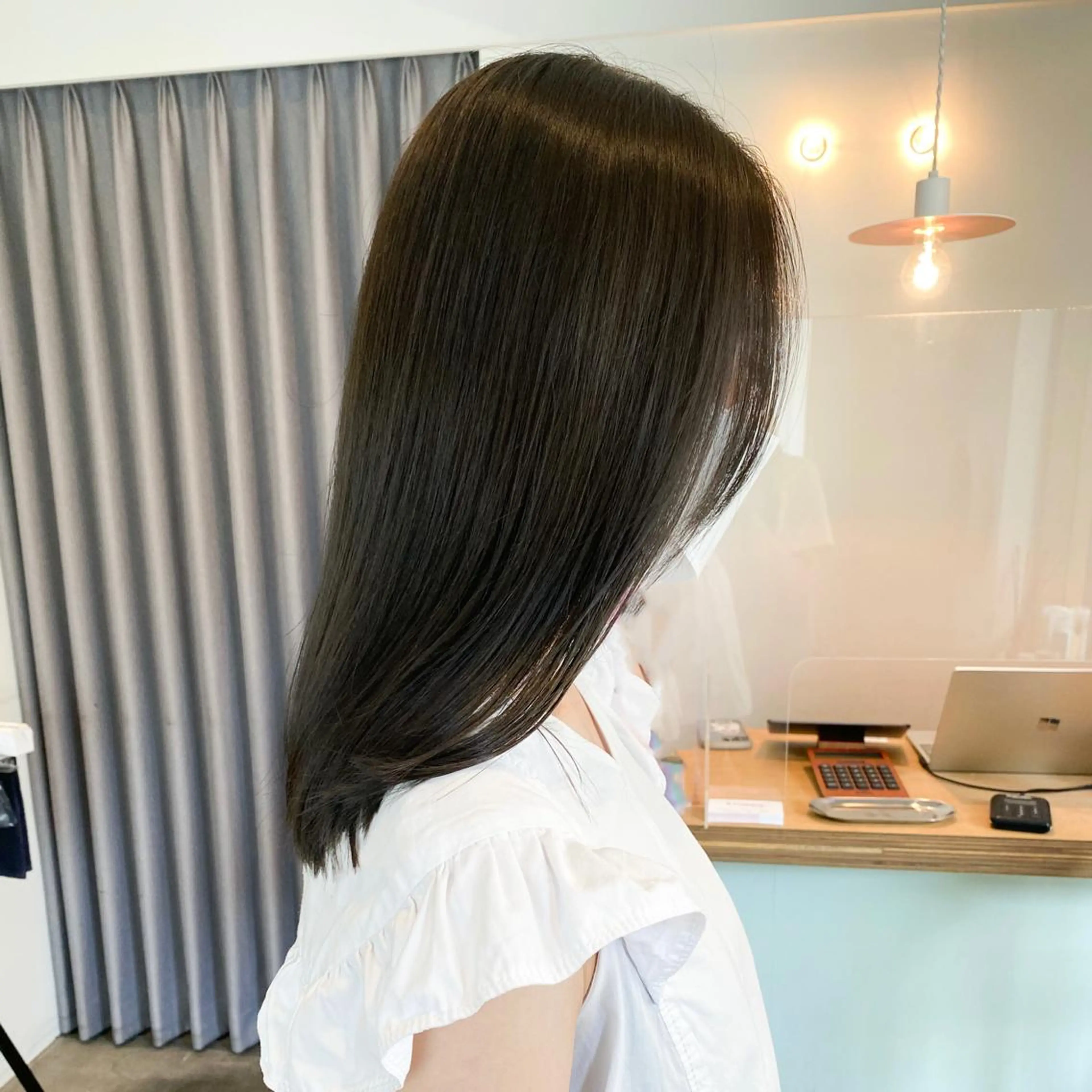 ミディアム カラー アッシュ オリーブアッシュ 板谷みさき /艶ボブ/藤沢美容室のヘアスタイル