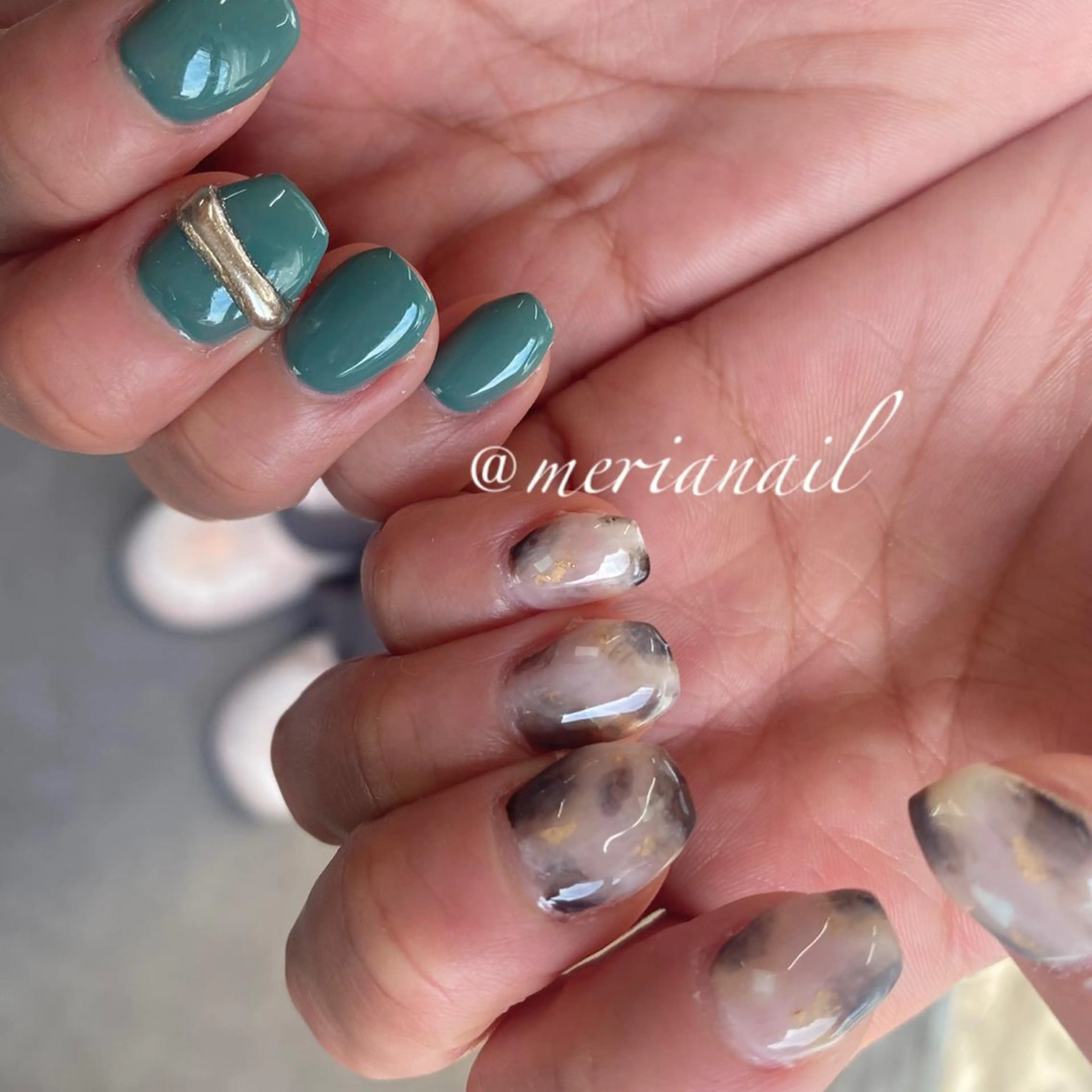 ショート カラー ネイル べっ甲ネイル ニュアンスネイル ホワイト ハンドネイル INFINITY所属・INFINITY nailのネイルデザイン