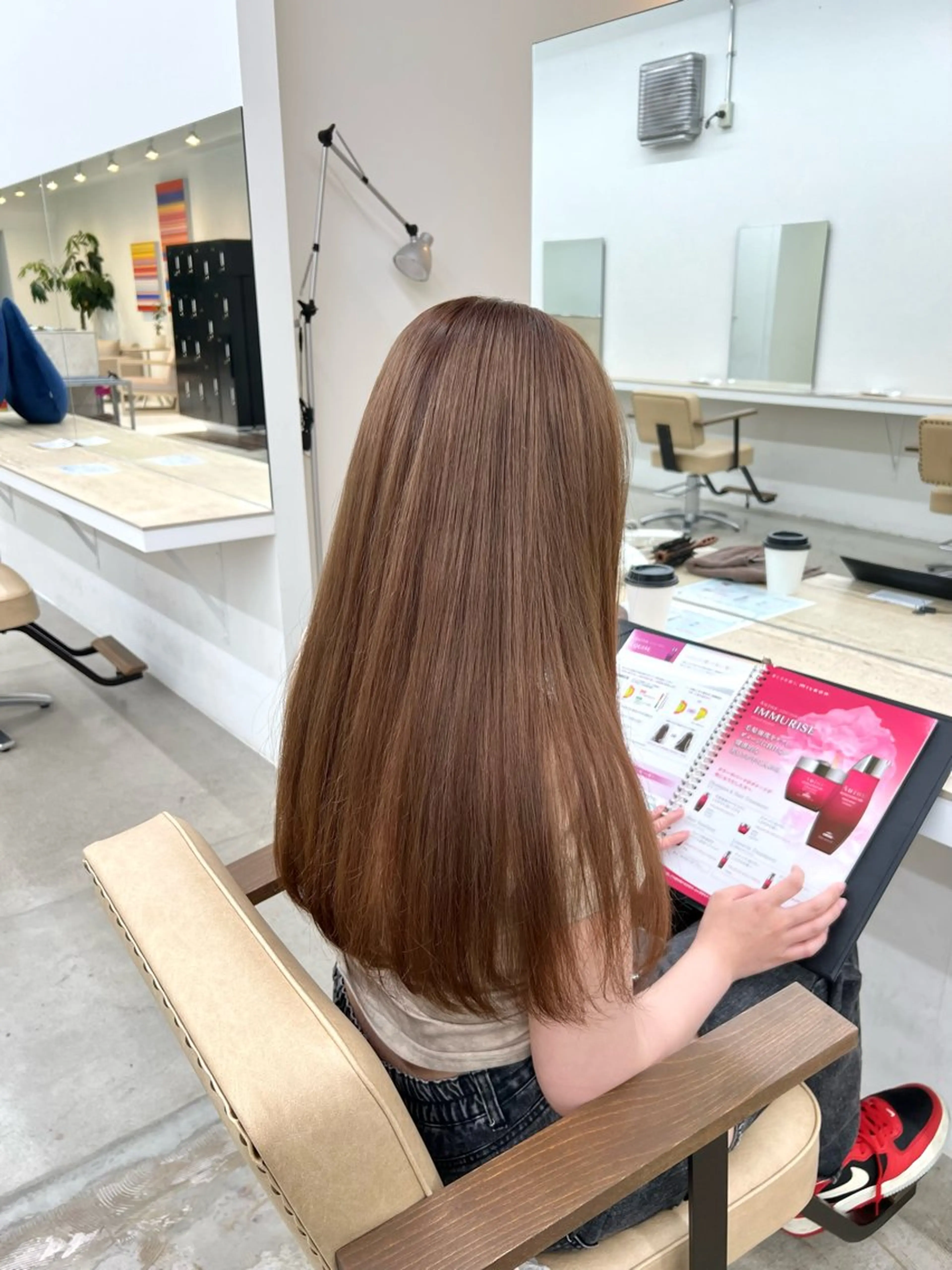 ロング カラー ベージュカラー ブラウンカラー 透明感カラー ミルクティーベージュ ヘアカラー トリートメント ブリーチカラー🦋‪ 田中さくらのヘアスタイル