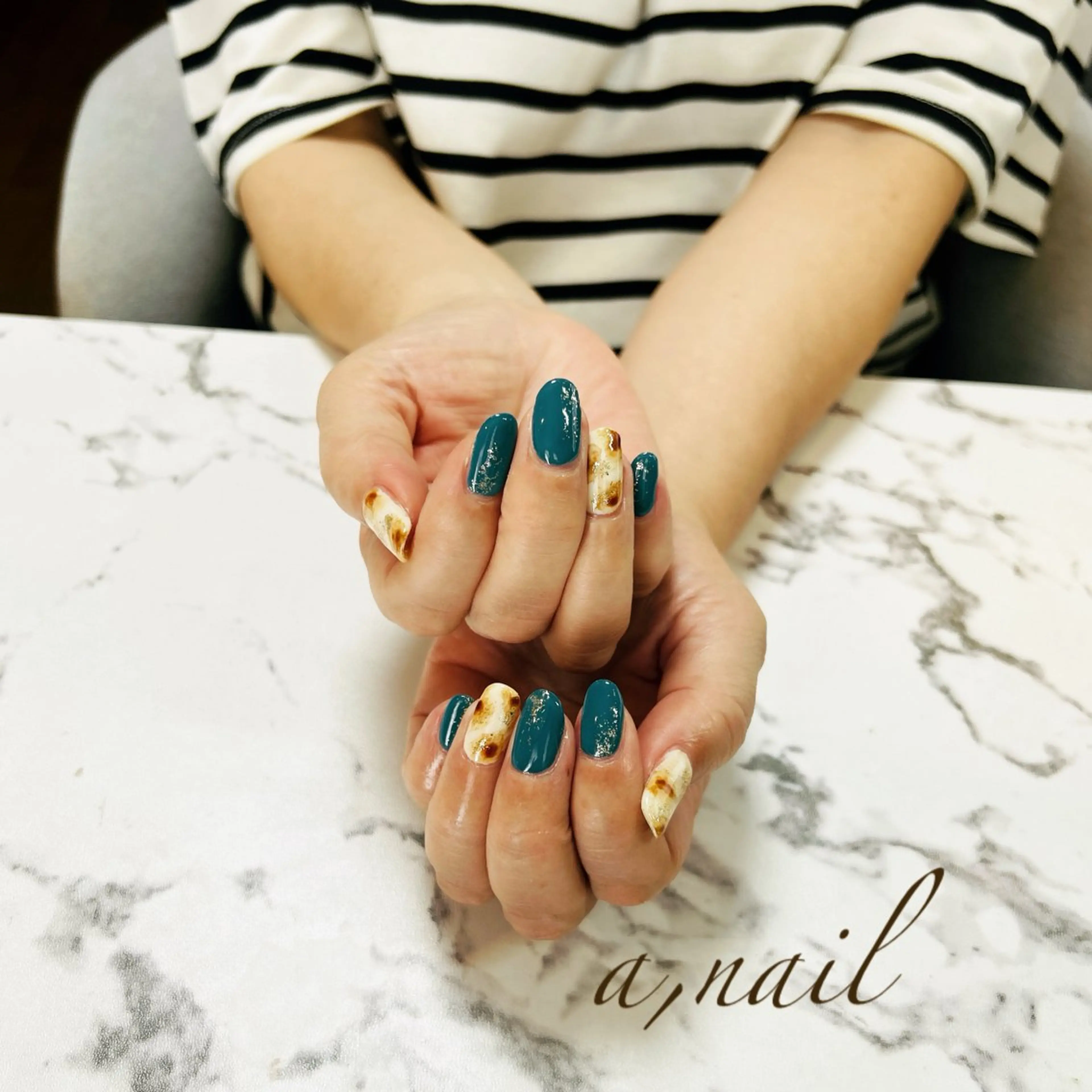 ネイル べっ甲ネイル キラキラネイル ラメ(グリッター) シンプルネイル 冬ネイル ハンドネイル ネイルサロン エーネイルのネイルデザイン