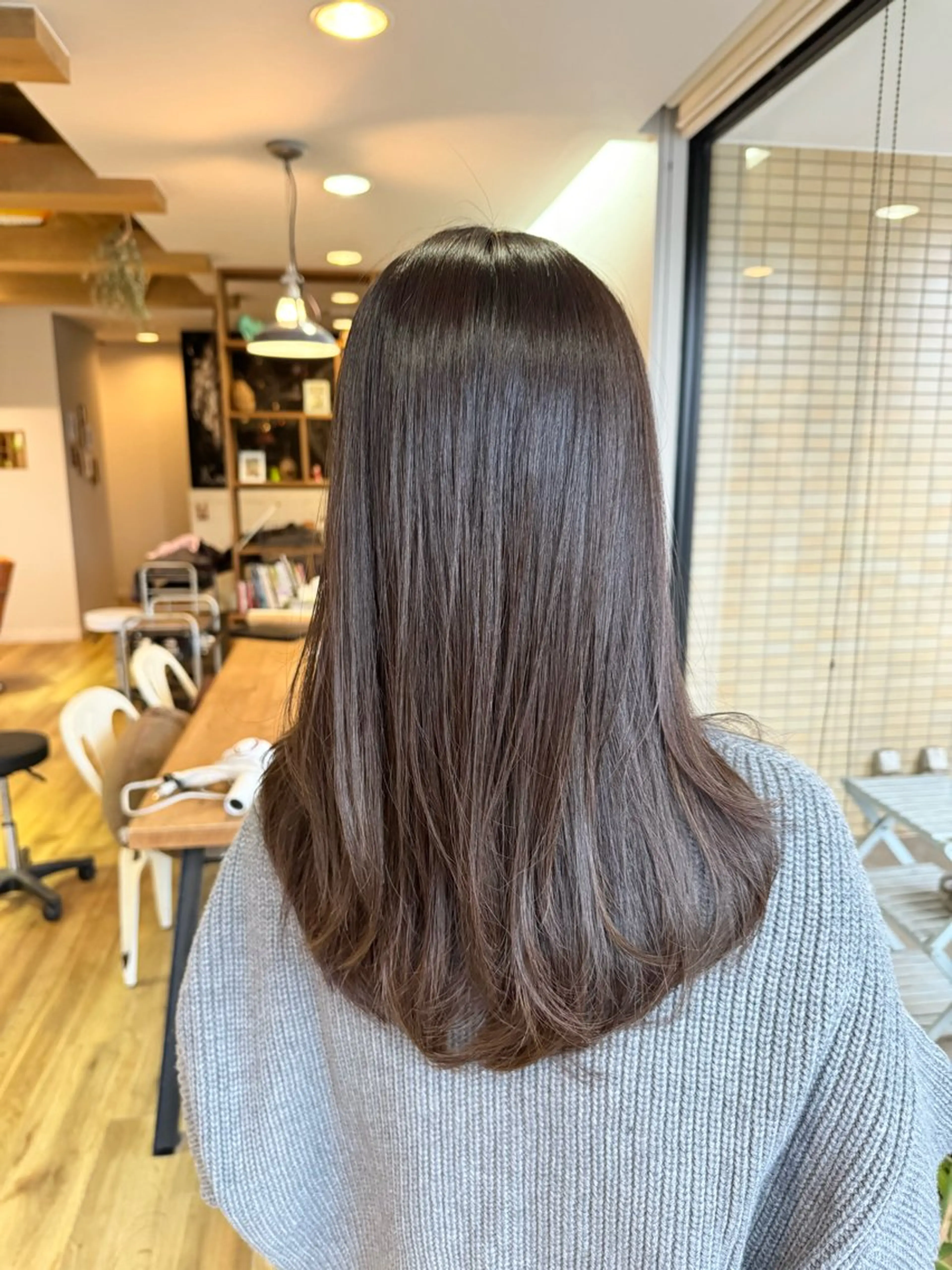ロング カラー グレージュ カット ヘアカラー トリートメント ツキダテ ユイのヘアスタイル