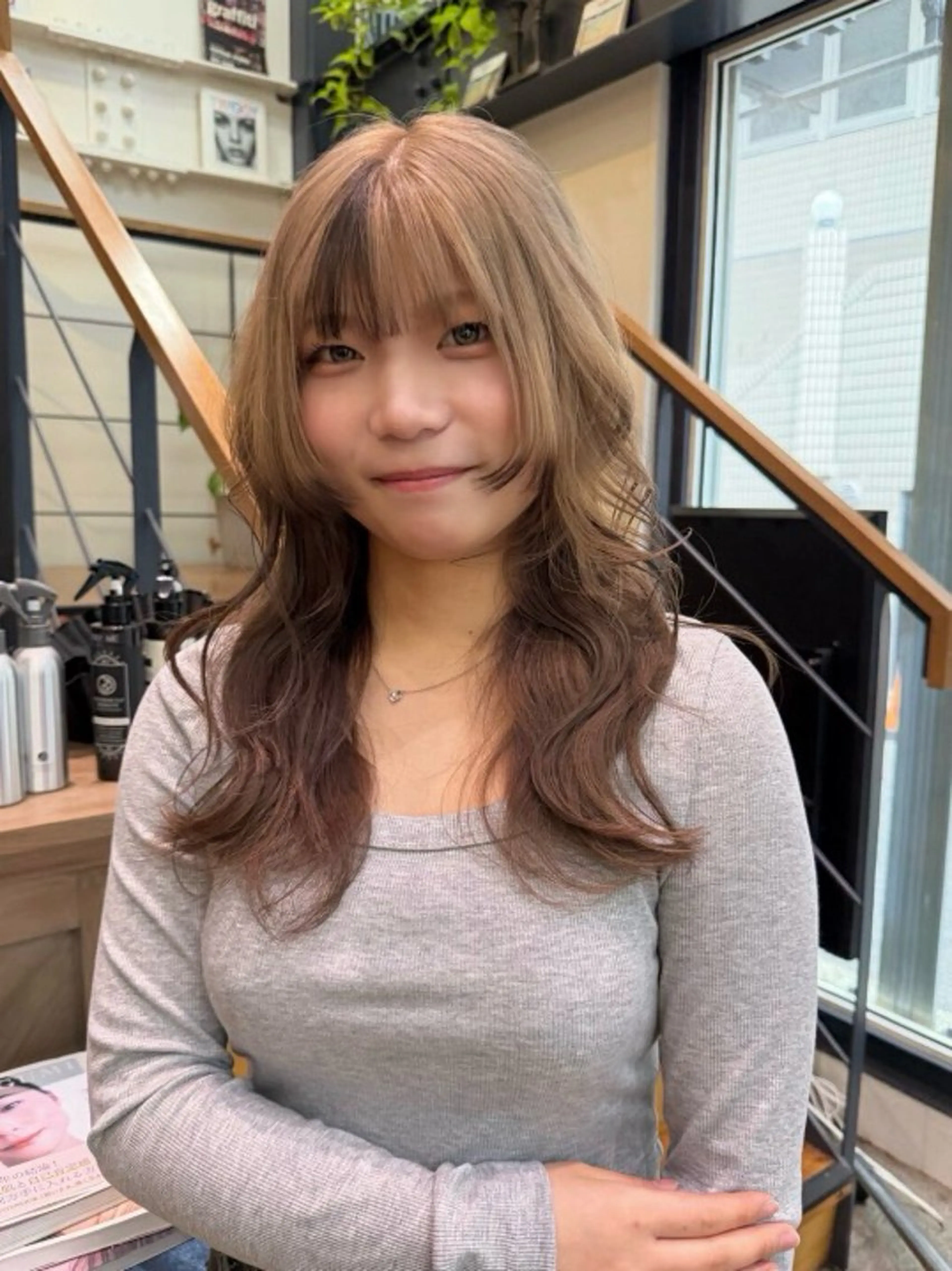 トレンド再現モデル｜ブリーチダブルカラーハイライト対応、画像持込OKハイトーン特化　あらゆる施術に対応　縮毛矯正不可の写真