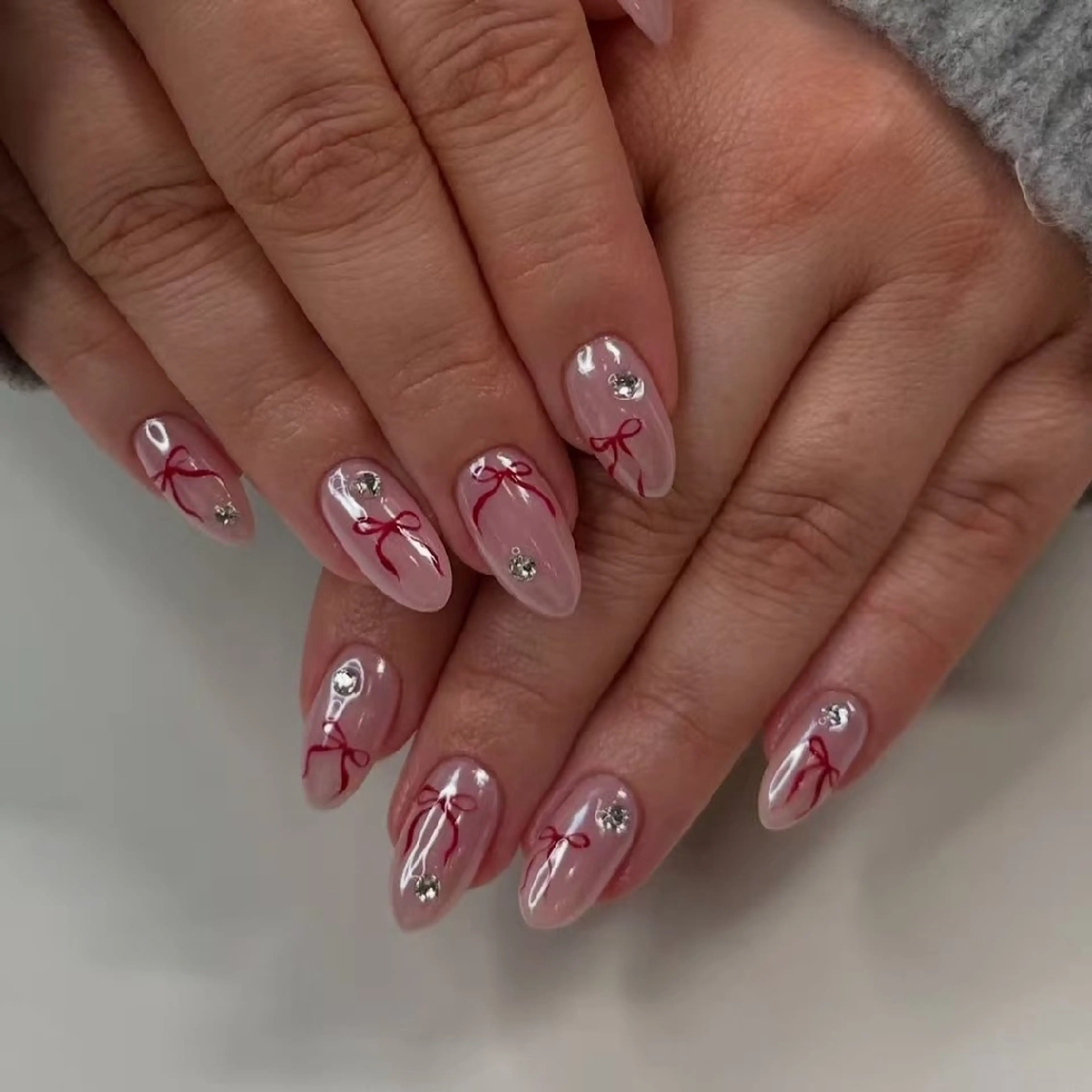 ネイル チークネイル フレンチネイル ジェルネイル ガラスフレンチ キラキラネイル ハンドネイル UM Nail Salonのネイルデザイン
