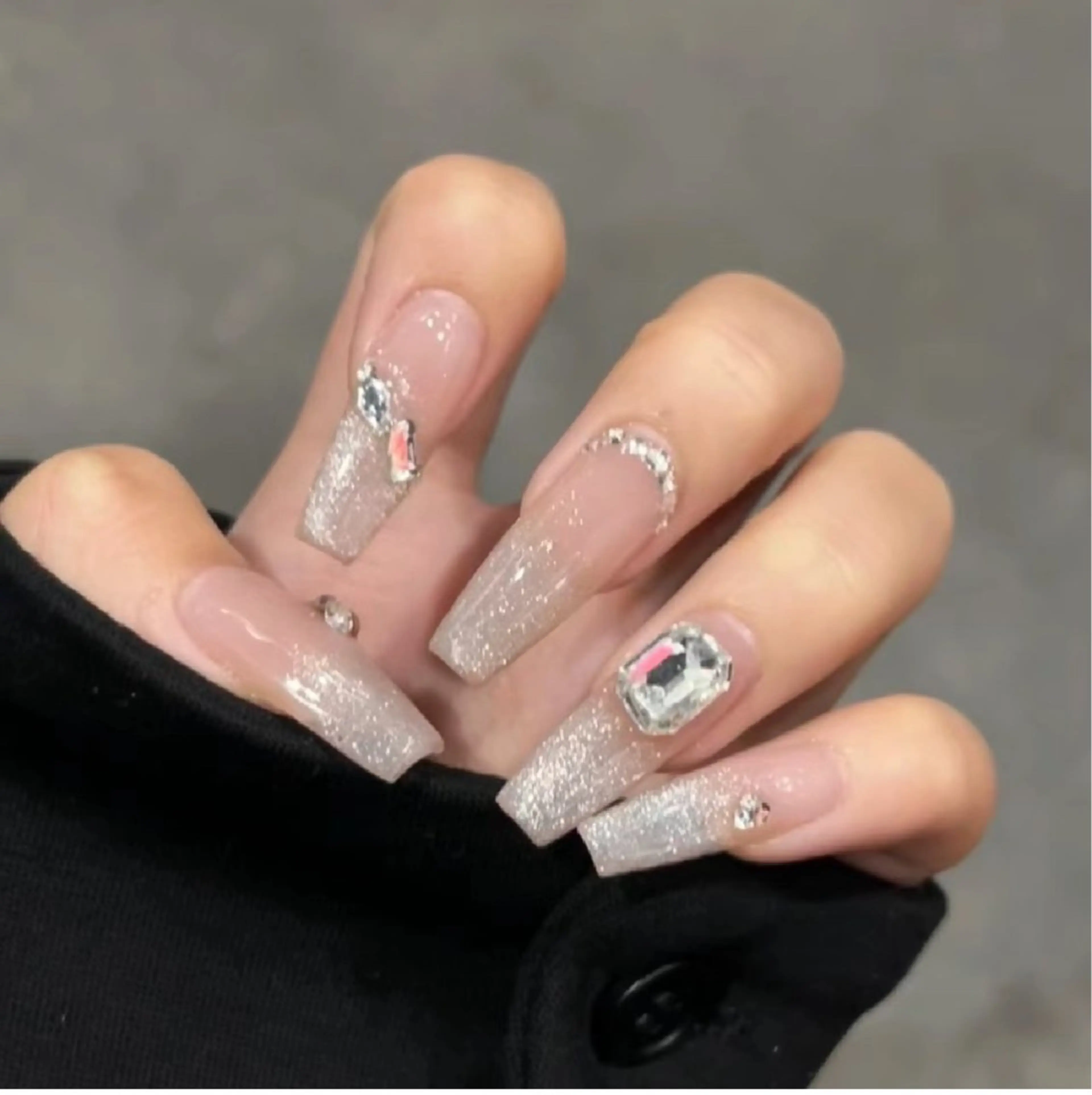 シンプルデザイン+パーツのつけ放題の写真