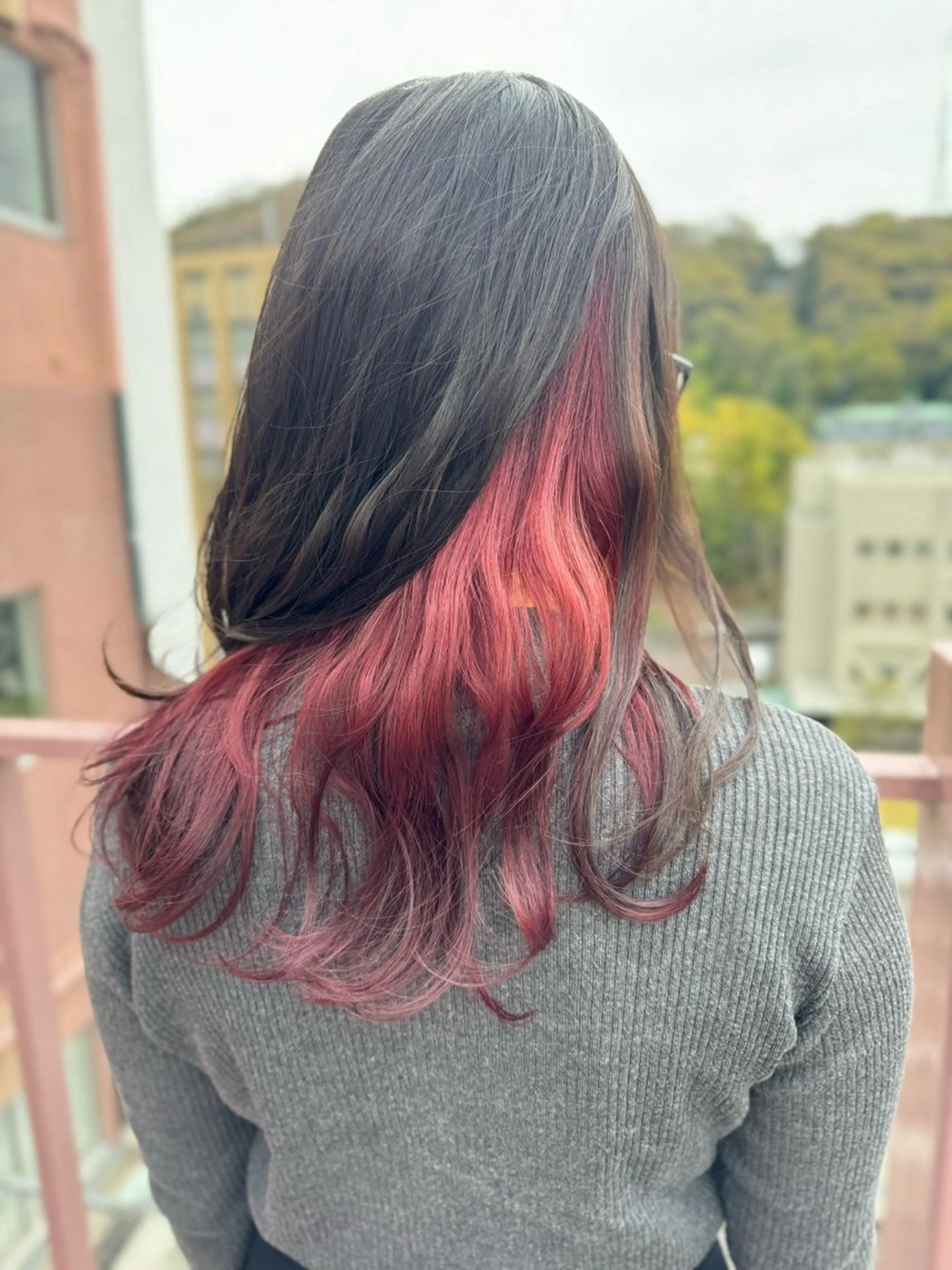 カラー インナーカラー レッドカラー ヘアカラー Viage （ビアージュ）のヘアスタイル