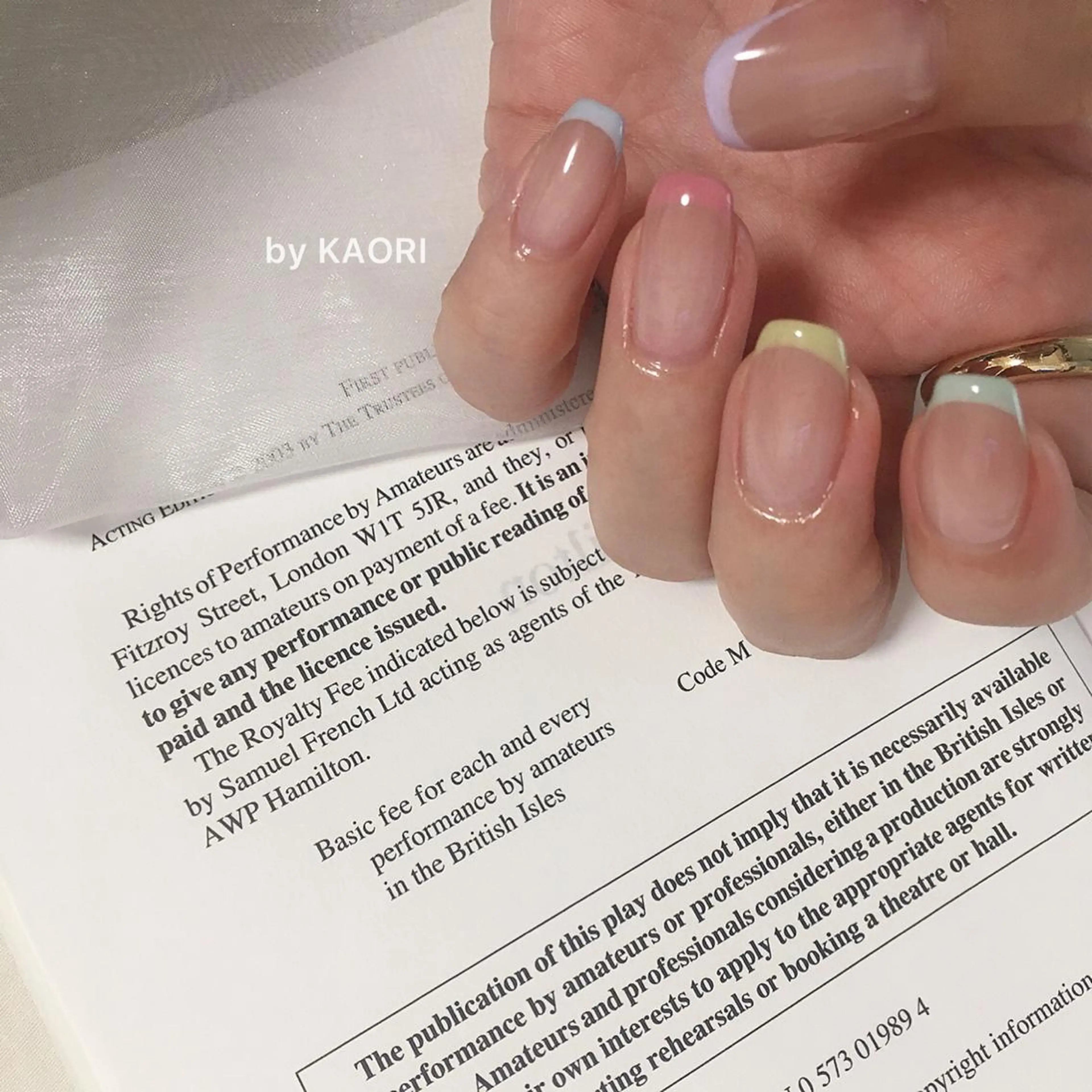 ネイル オーロラネイル ブラウン カジュアル フットネイル フレンチネイル ハンドネイル _Defi_ by Kaoriのネイルデザイン